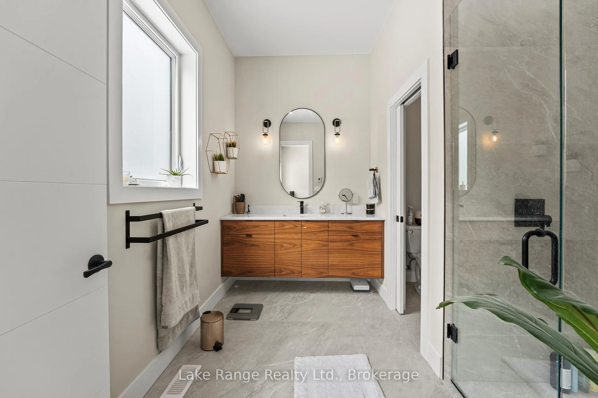 Photo 21 of 23 Green Brae Crescent, Huron-Kinloss, Kinloss — HOMEH