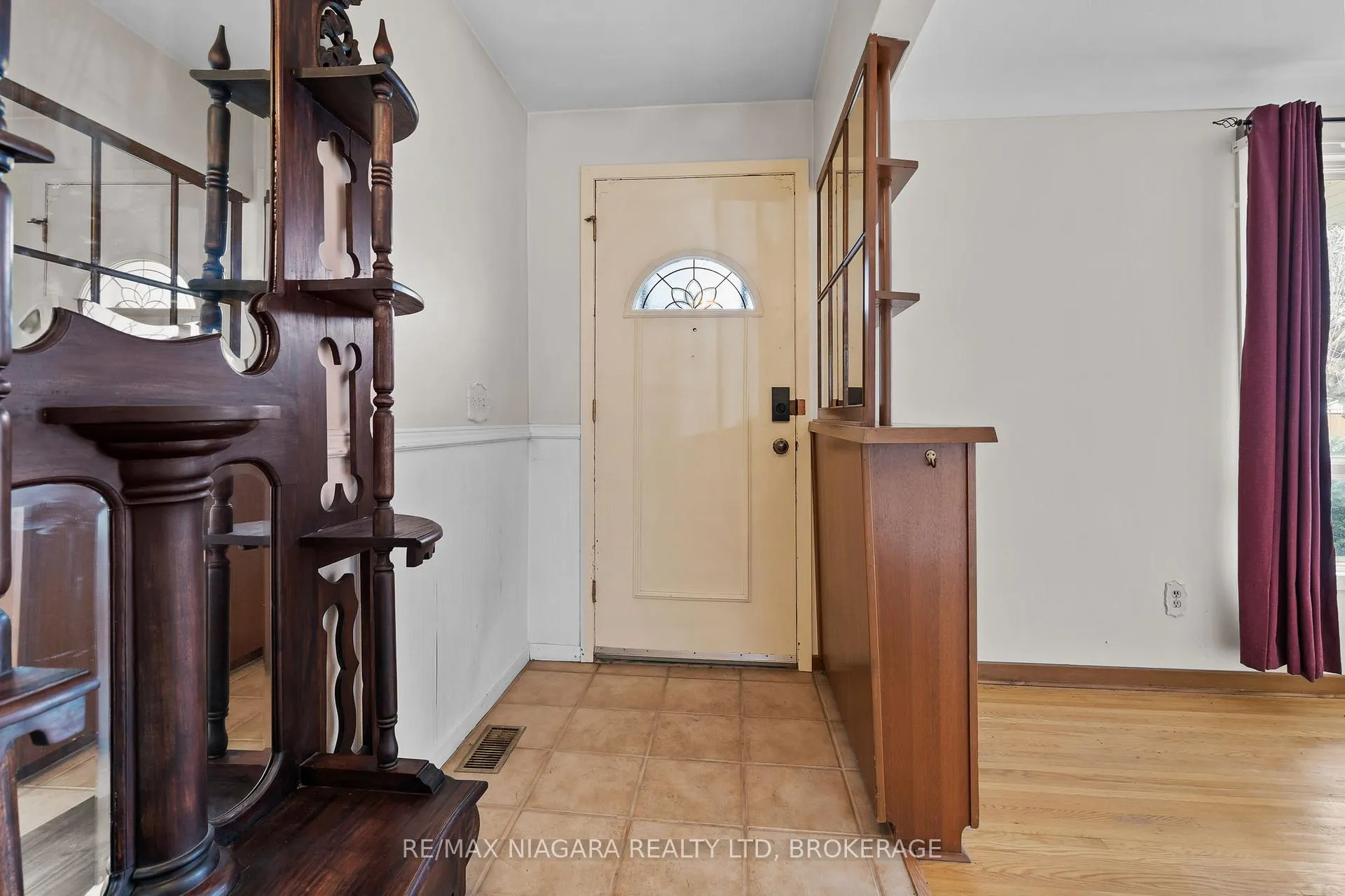 Photo 5 of 31 Runnymede Road, Port Colborne, Main Street — HOMEH