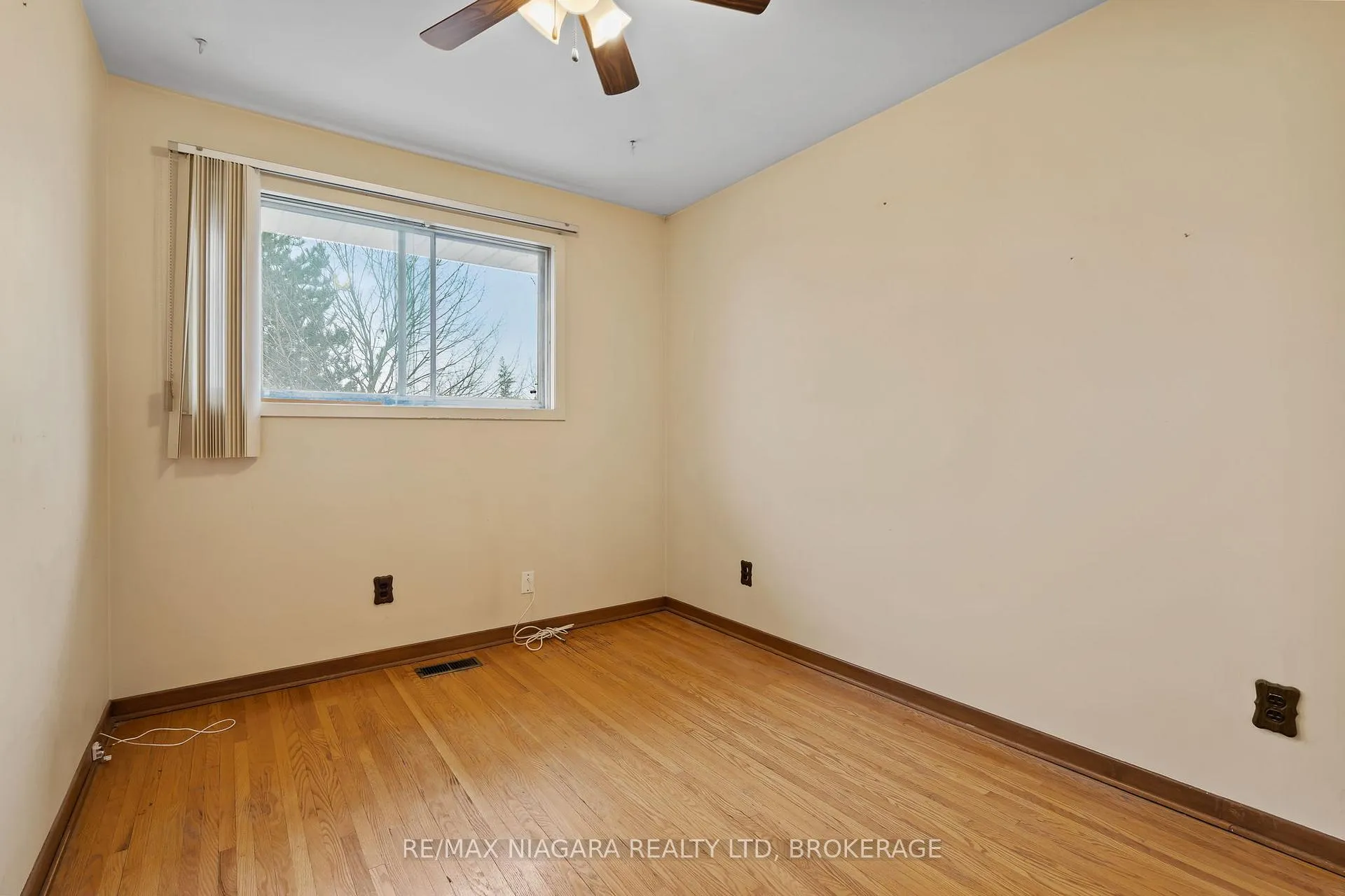 Photo 11 of 31 Runnymede Road, Port Colborne, Main Street — HOMEH