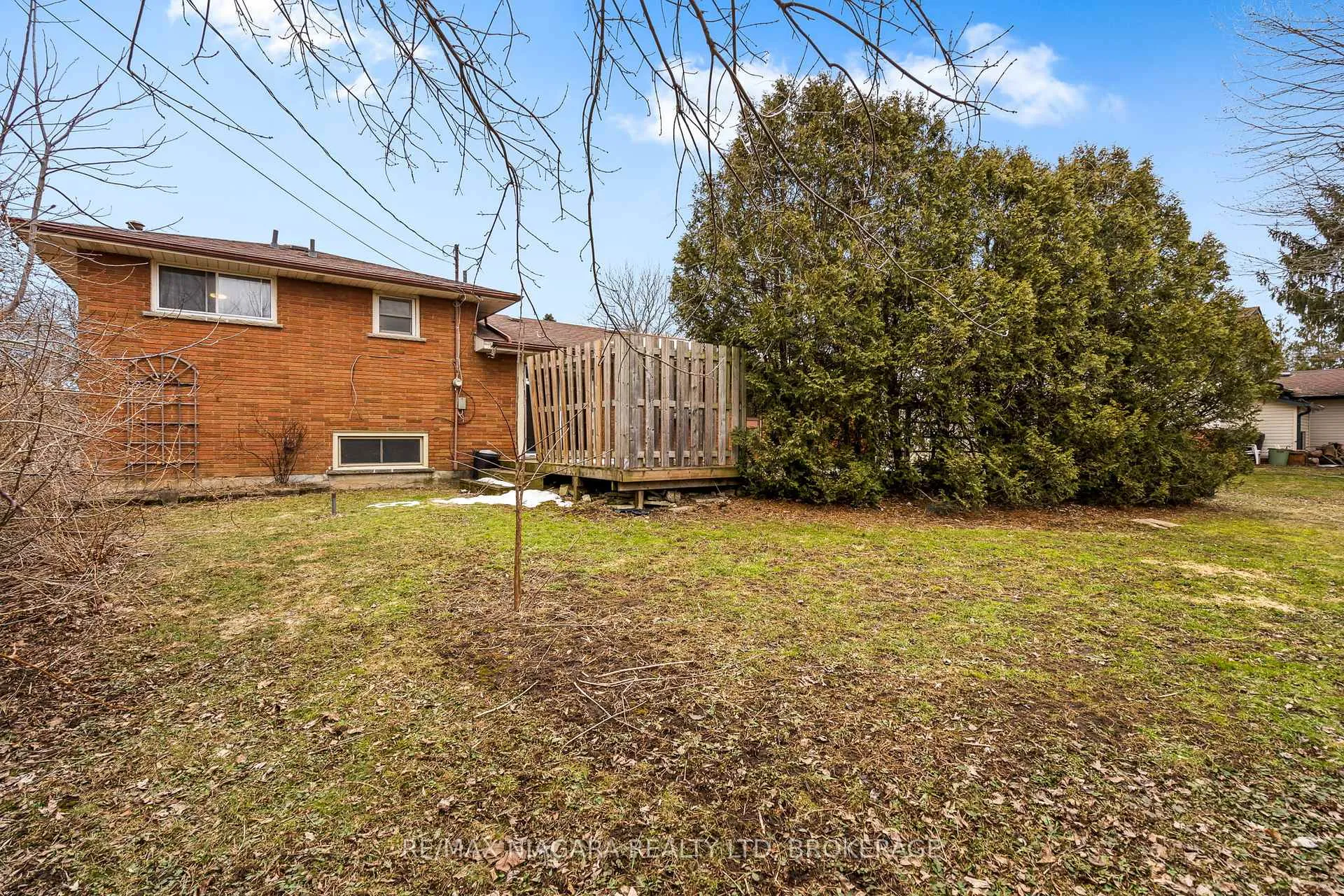 Photo 23 of 31 Runnymede Road, Port Colborne, Main Street — HOMEH