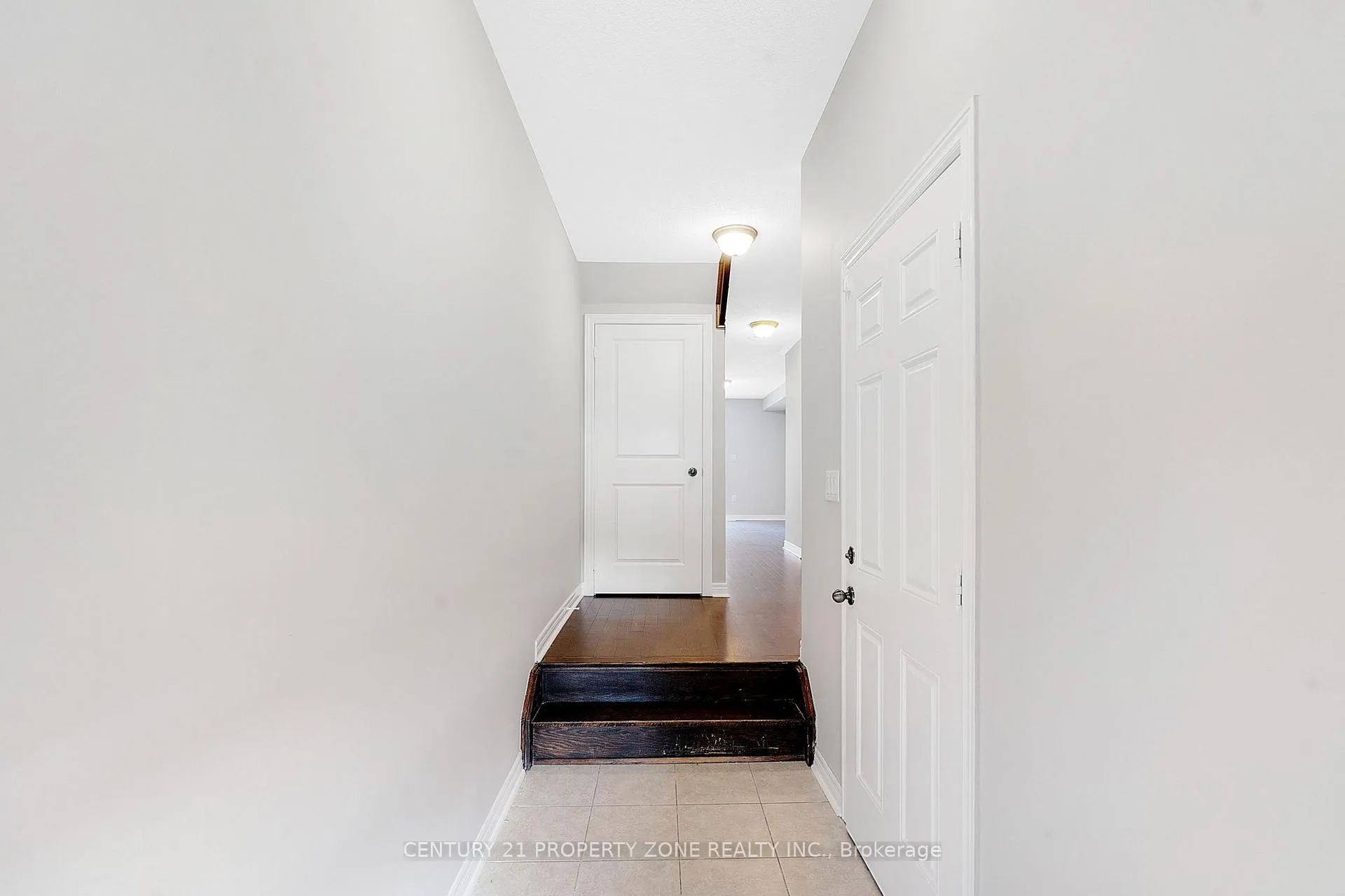 Photo 2 of Unit 4, 29 Pennycross Crescent, Brampton, Northwest Brampton — HOMEH