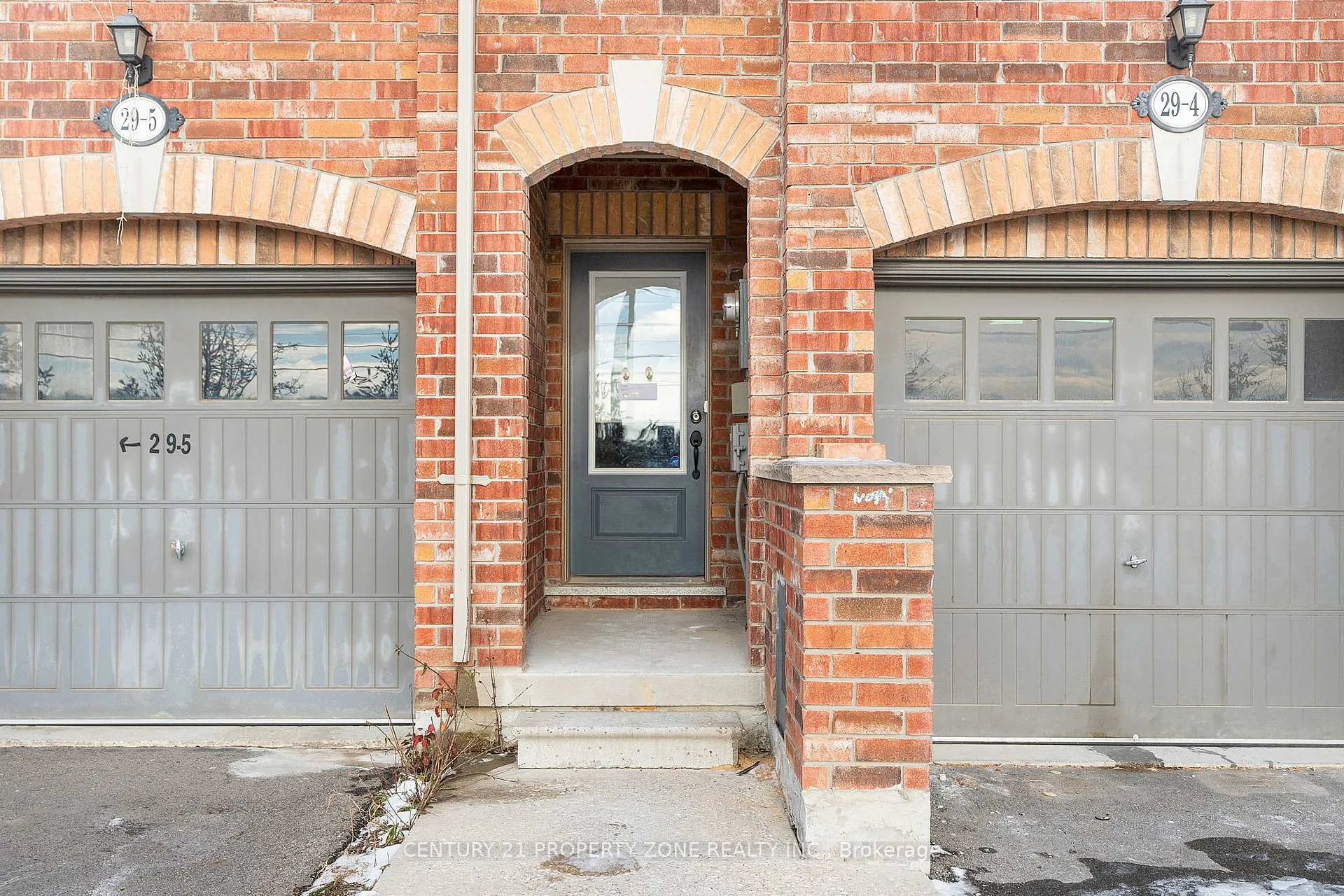 Photo 3 of Unit 4, 29 Pennycross Crescent, Brampton, Northwest Brampton — HOMEH
