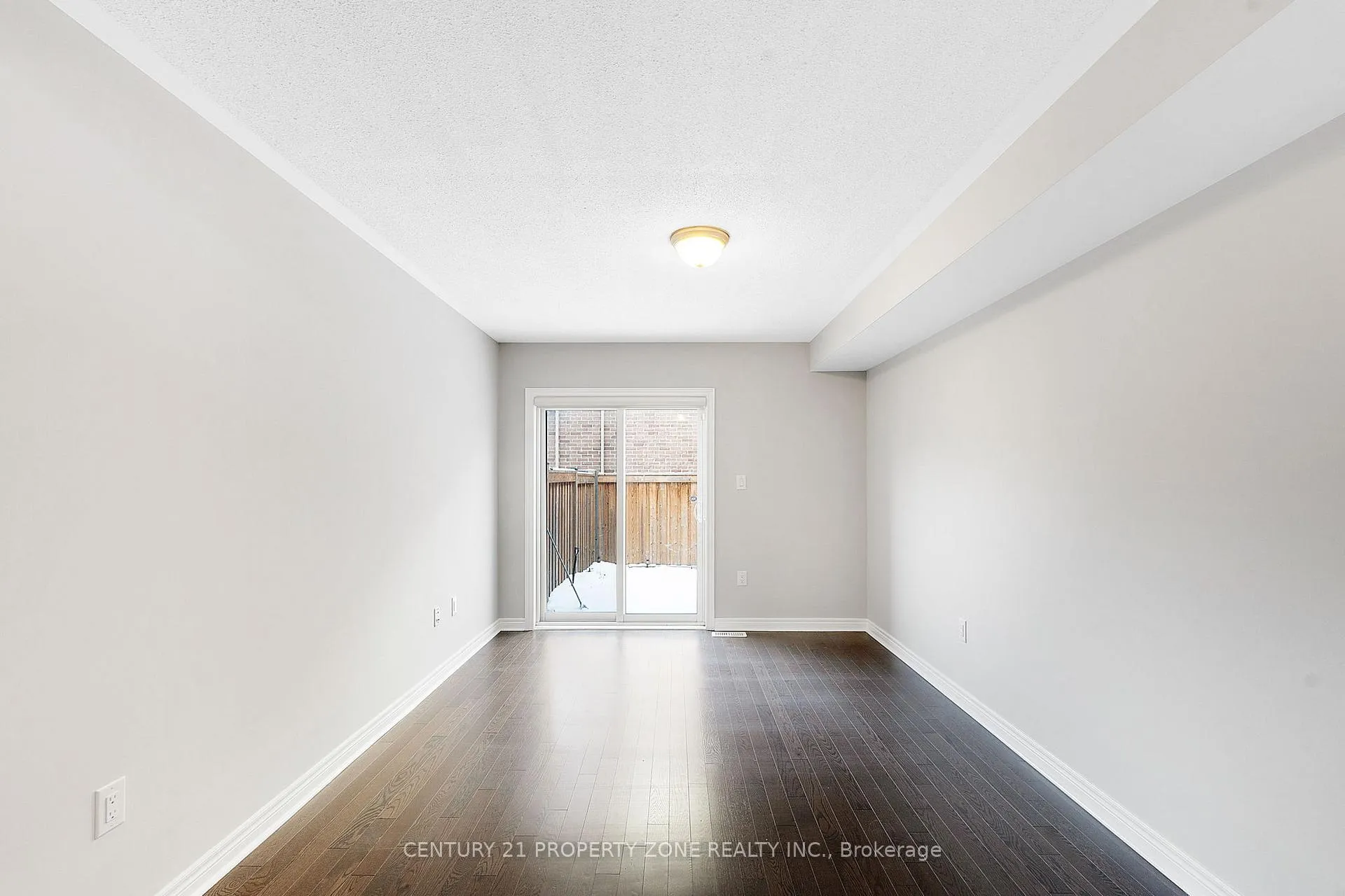 Photo 4 of Unit 4, 29 Pennycross Crescent, Brampton, Northwest Brampton — HOMEH