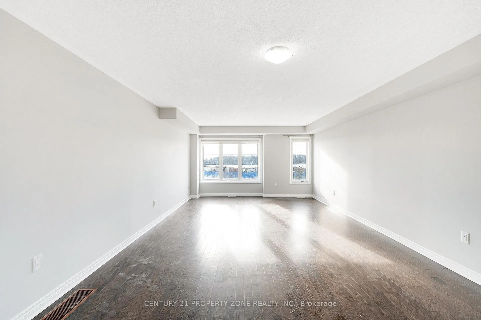 Photo 6 of Unit 4, 29 Pennycross Crescent, Brampton, Northwest Brampton — HOMEH