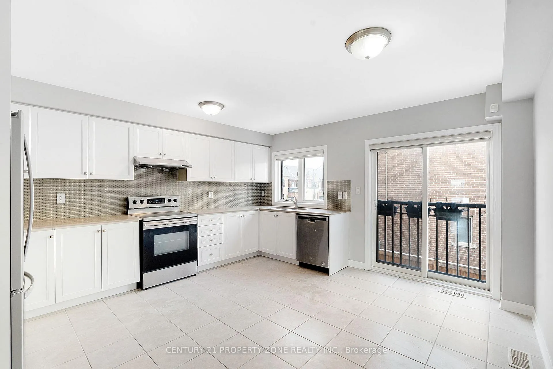 Photo 11 of Unit 4, 29 Pennycross Crescent, Brampton, Northwest Brampton — HOMEH