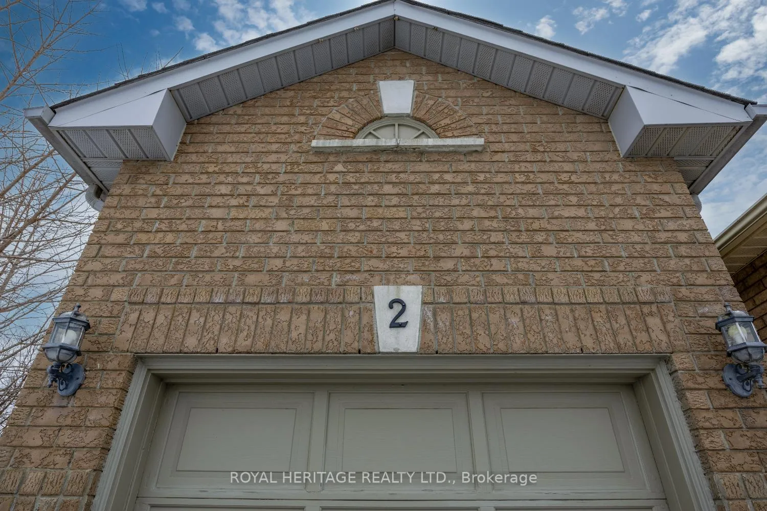 Photo 3 of 2 Willey Drive, Clarington, Bowmanville — HOMEH