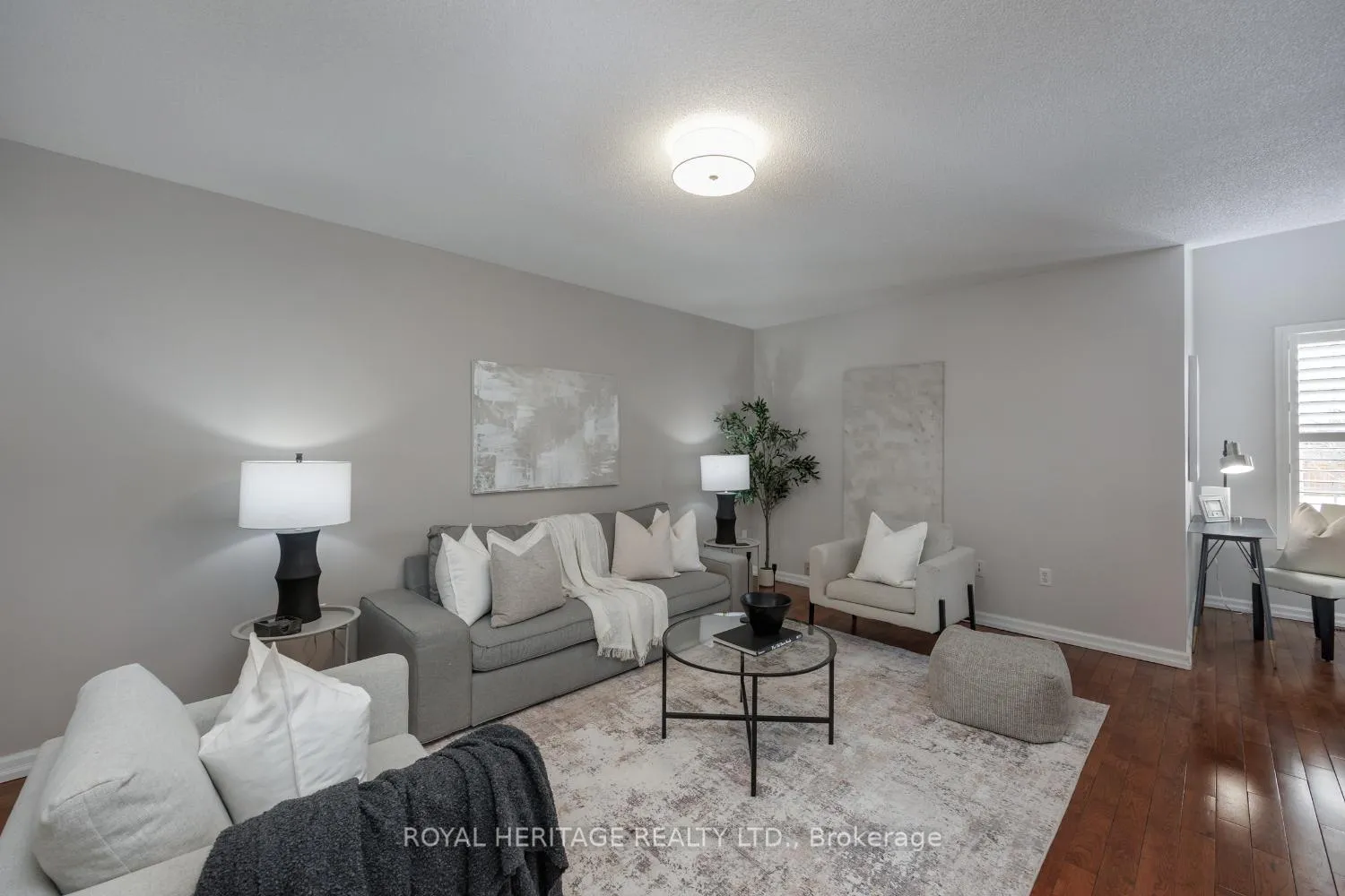 Photo 7 of 2 Willey Drive, Clarington, Bowmanville — HOMEH