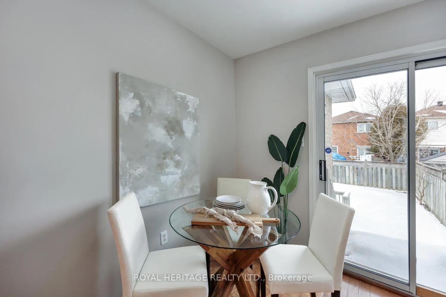 Photo 11 of 2 Willey Drive, Clarington, Bowmanville — HOMEH