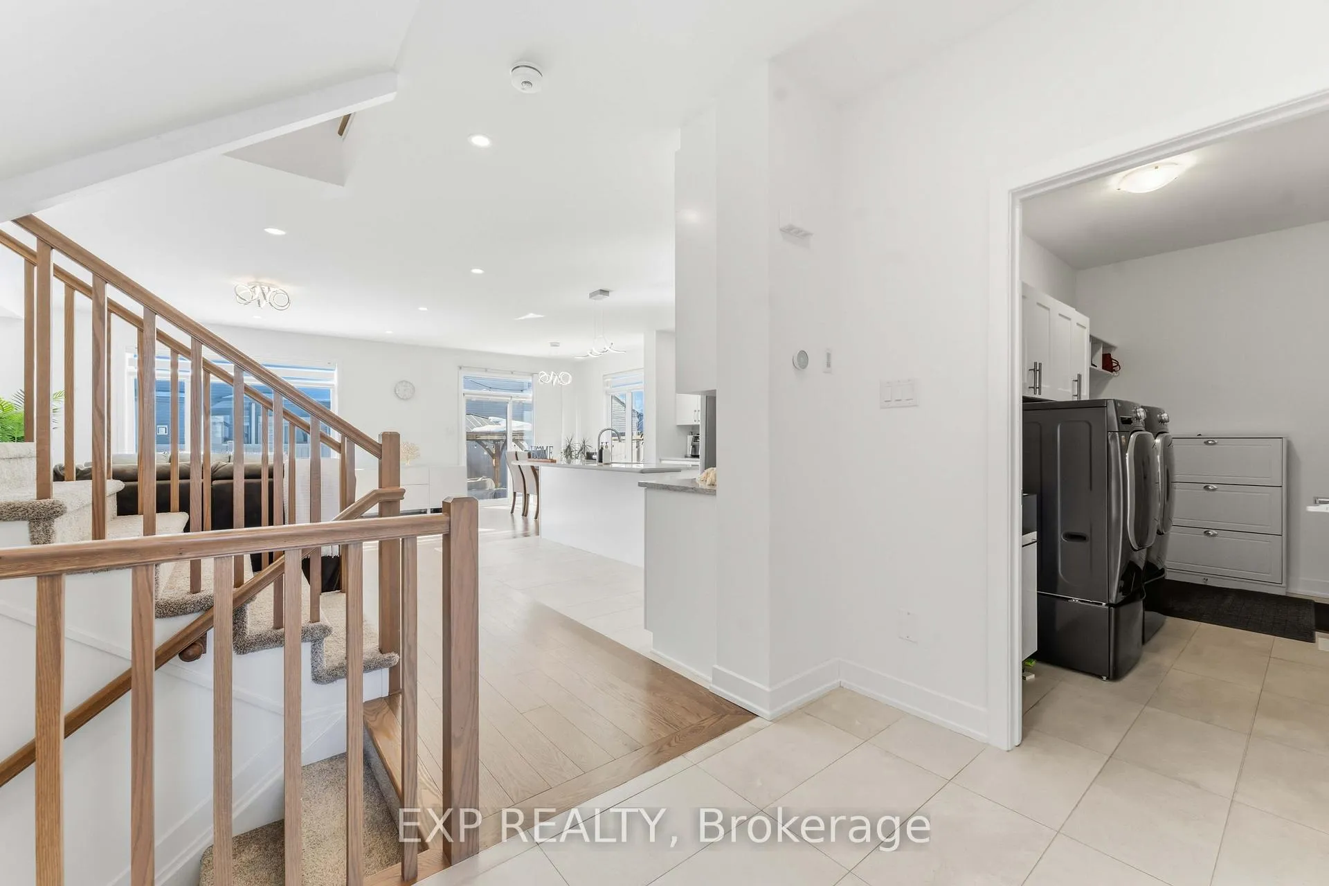 Photo 6 of 609 Putney Crescent, Ottawa, Stittsville (South) — HOMEH