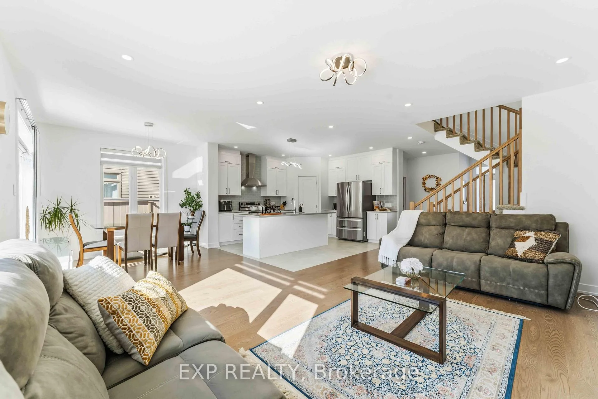 Photo 9 of 609 Putney Crescent, Ottawa, Stittsville (South) — HOMEH