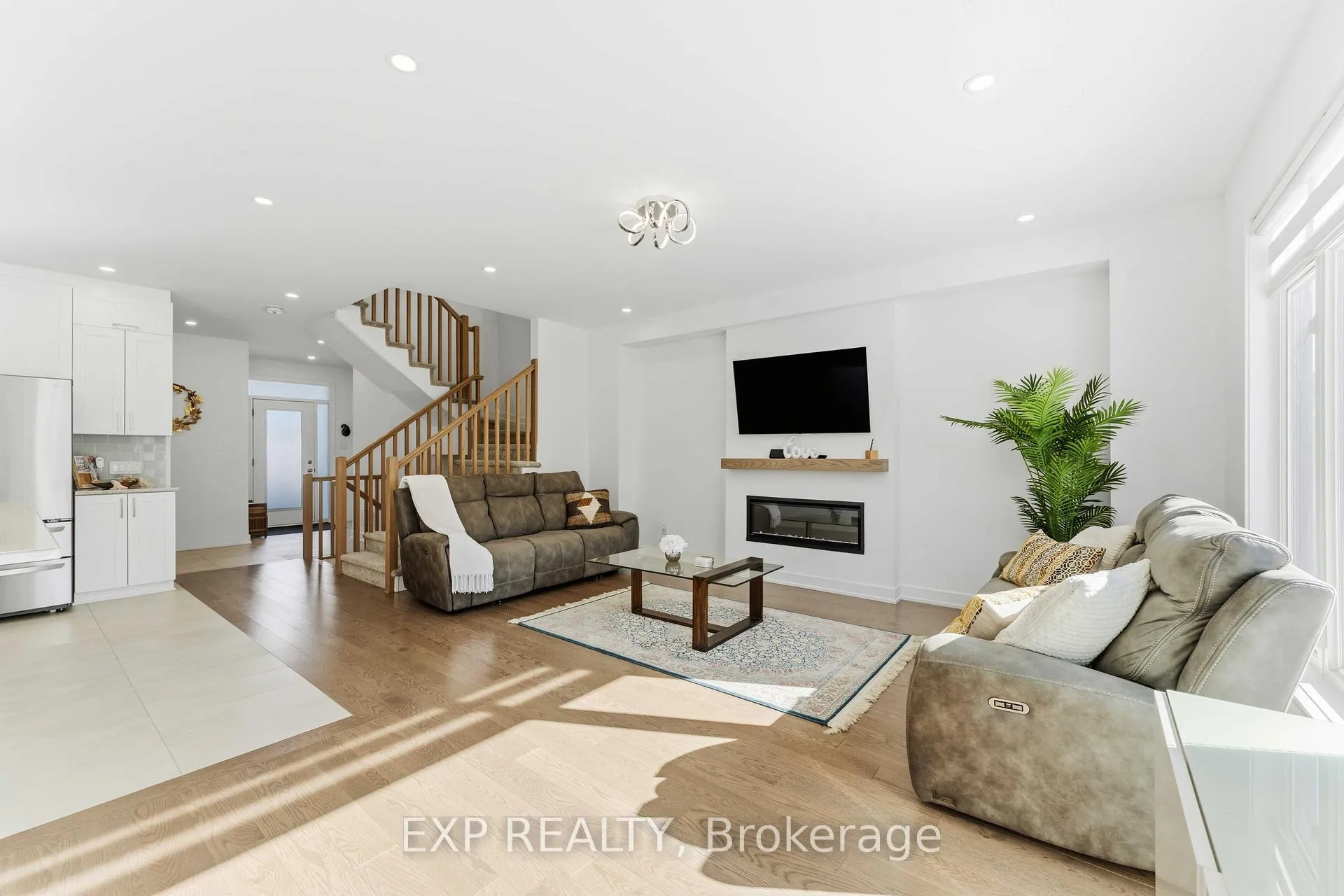 Photo 10 of 609 Putney Crescent, Ottawa, Stittsville (South) — HOMEH