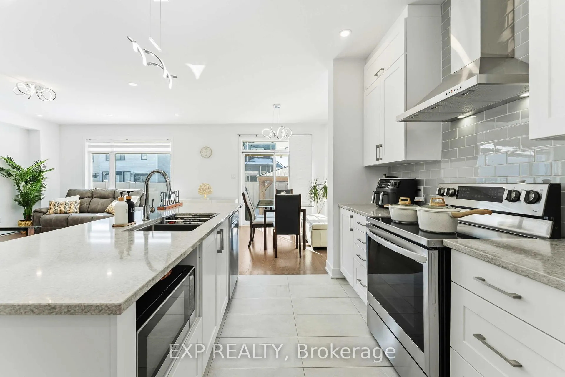Photo 16 of 609 Putney Crescent, Ottawa, Stittsville (South) — HOMEH