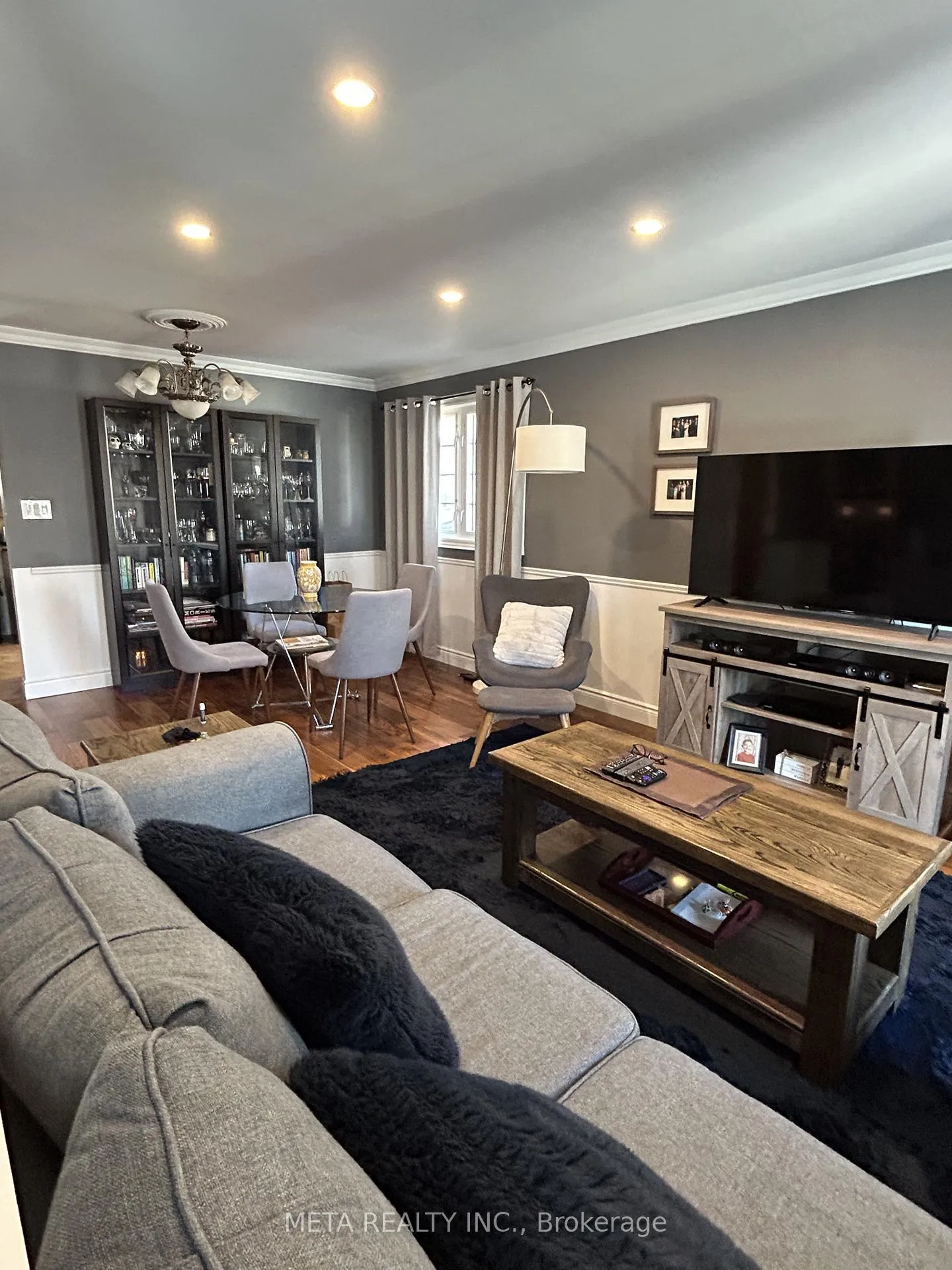 Photo 6 of 22 Garfield Crescent, Brampton, Brampton North — HOMEH