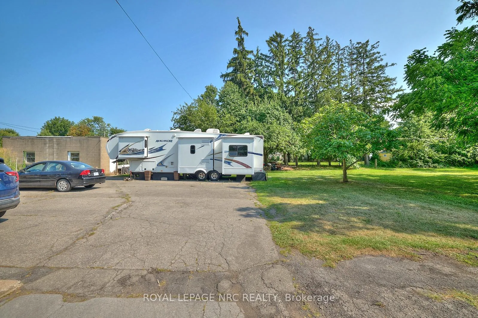 Photo 6 of 3758 Main Street, Niagara Falls, Chippawa — HOMEH