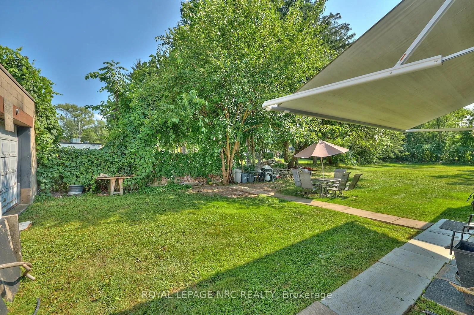 Photo 8 of 3758 Main Street, Niagara Falls, Chippawa — HOMEH