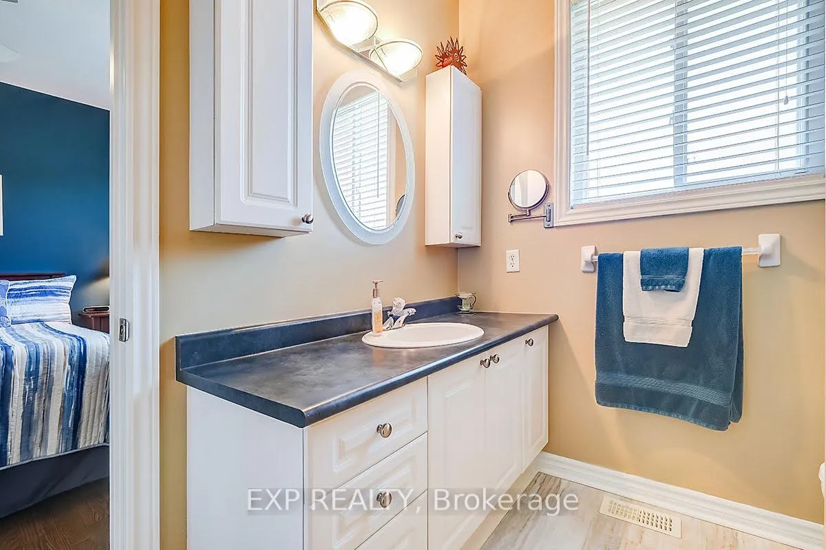 Photo 10 of 21 Kettlewell Way, Ottawa, Kanata - Morgan's Grant/South March — HOMEH