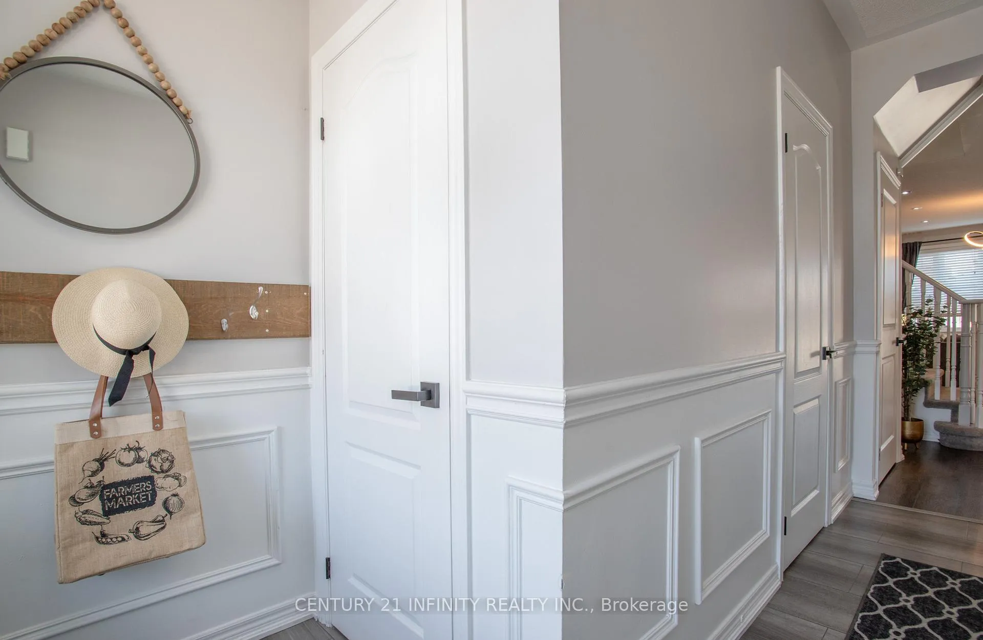 Photo 4 of 32 Buxton Lane, Clarington, Bowmanville — HOMEH