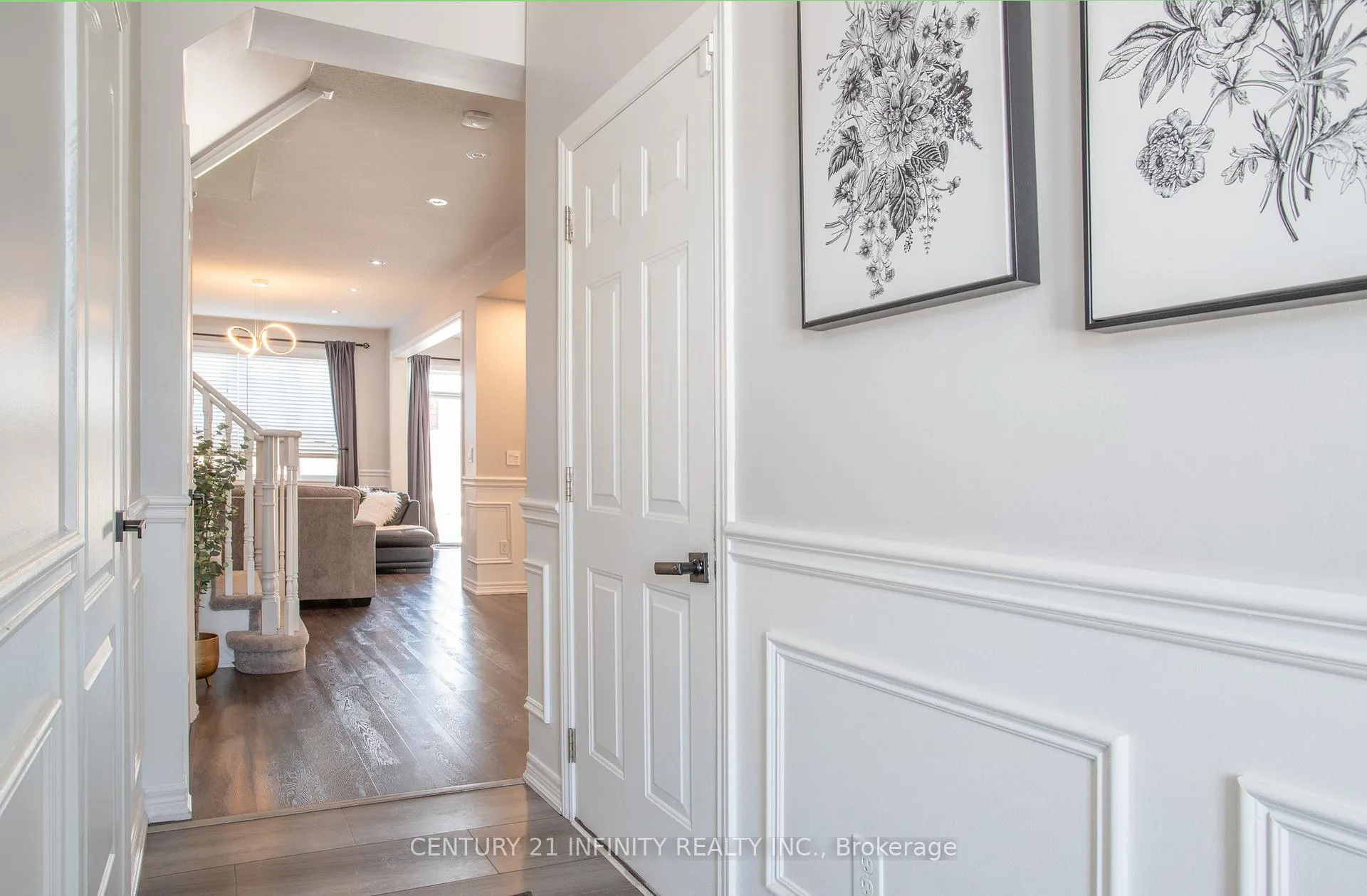 Photo 5 of 32 Buxton Lane, Clarington, Bowmanville — HOMEH