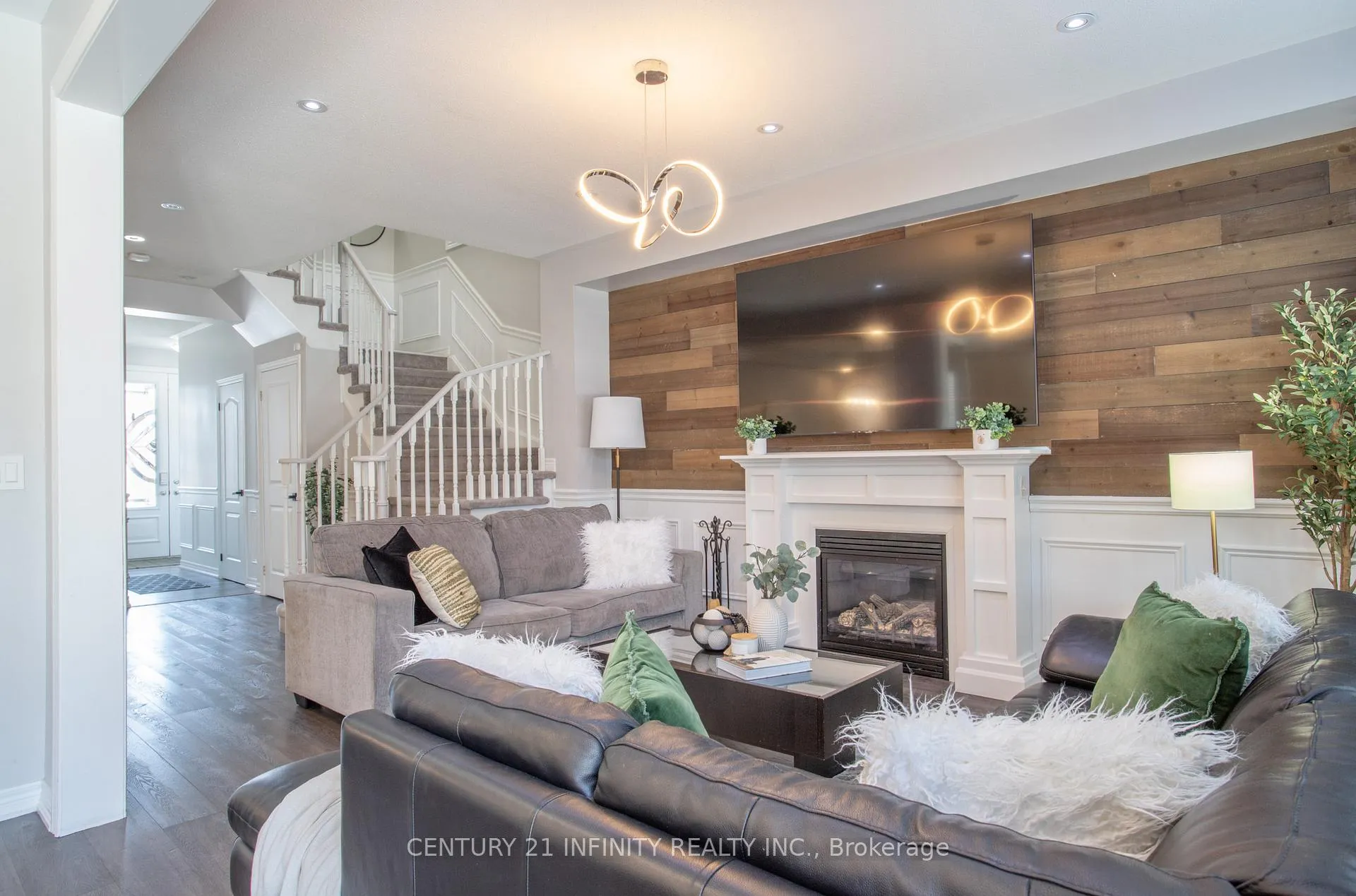 Photo 12 of 32 Buxton Lane, Clarington, Bowmanville — HOMEH