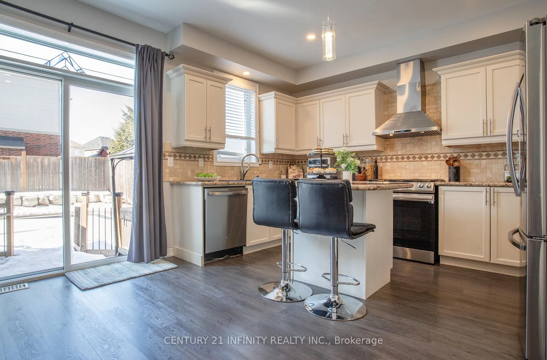 Photo 17 of 32 Buxton Lane, Clarington, Bowmanville — HOMEH