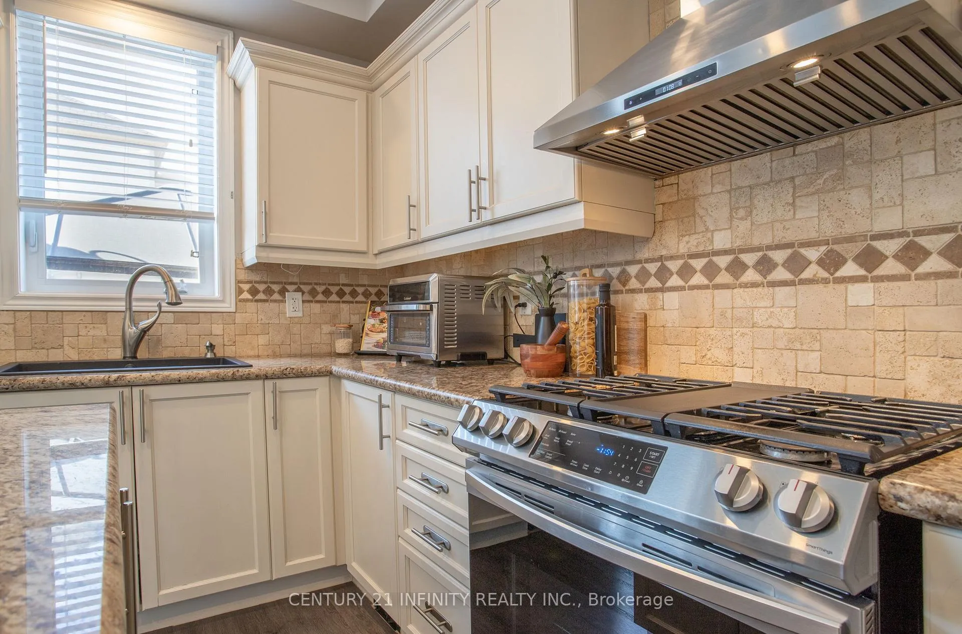 Photo 21 of 32 Buxton Lane, Clarington, Bowmanville — HOMEH