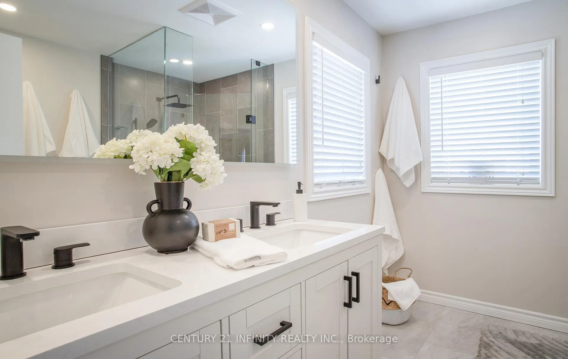 Photo 29 of 32 Buxton Lane, Clarington, Bowmanville — HOMEH