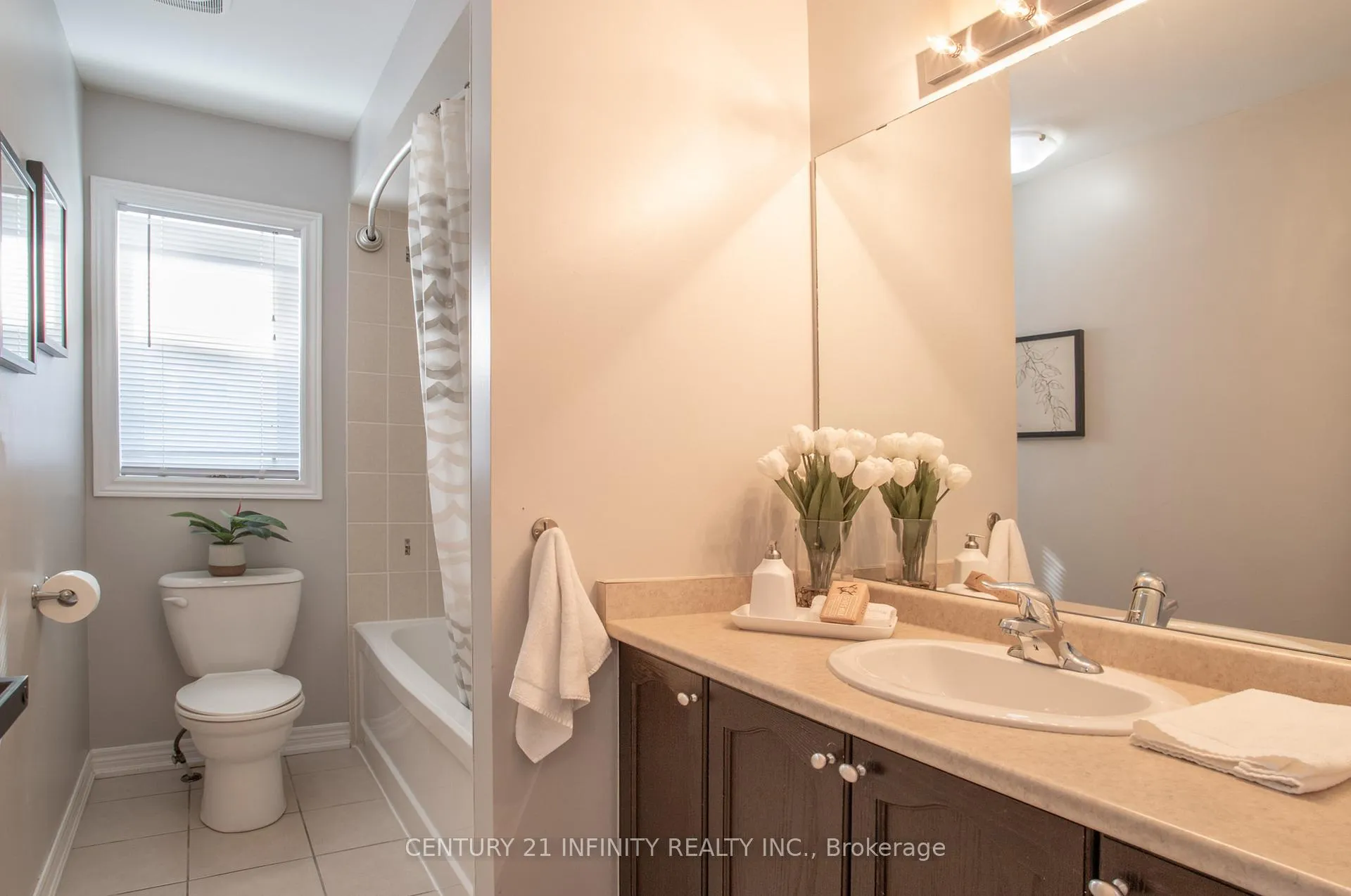 Photo 33 of 32 Buxton Lane, Clarington, Bowmanville — HOMEH