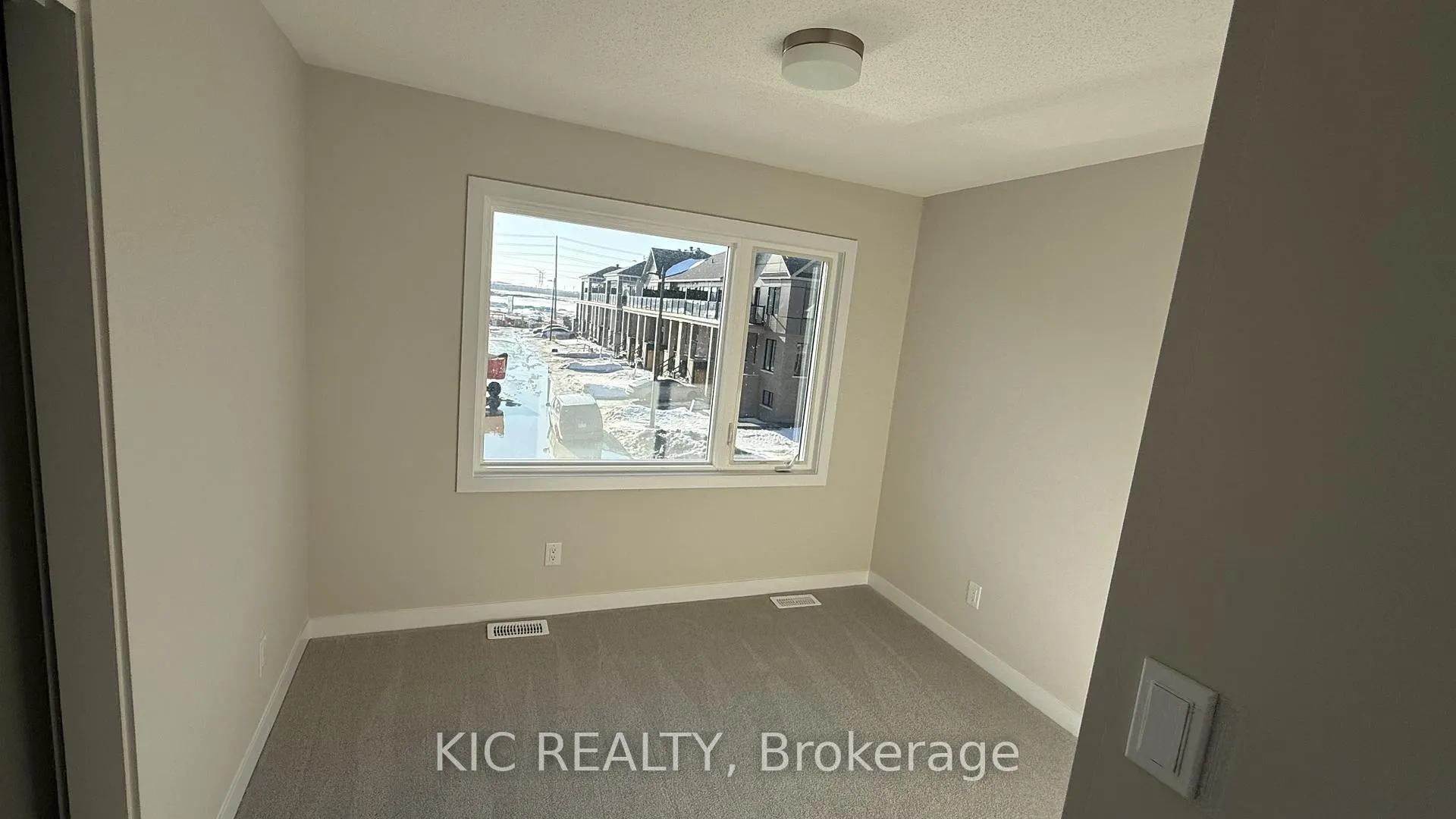 Photo 4 of 135 Ryan Reynolds Way, Ottawa, Avalon West — HOMEH
