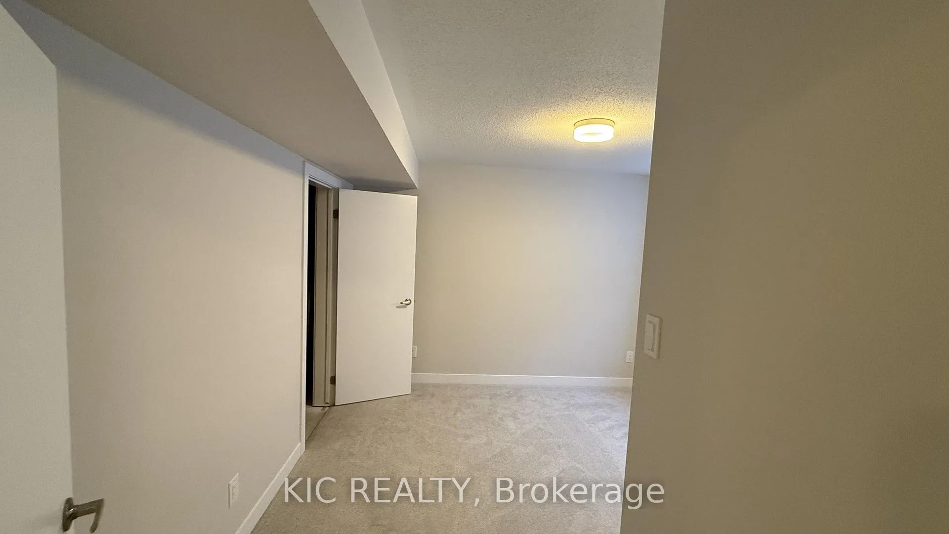 Photo 5 of 135 Ryan Reynolds Way, Ottawa, Avalon West — HOMEH