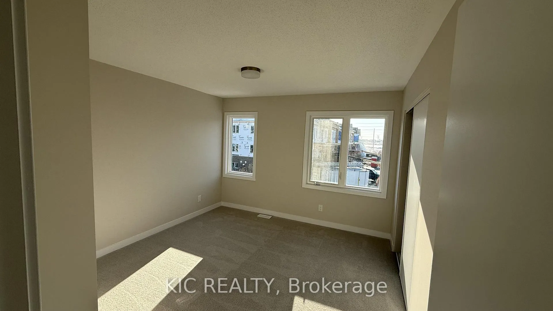 Photo 8 of 135 Ryan Reynolds Way, Ottawa, Avalon West — HOMEH