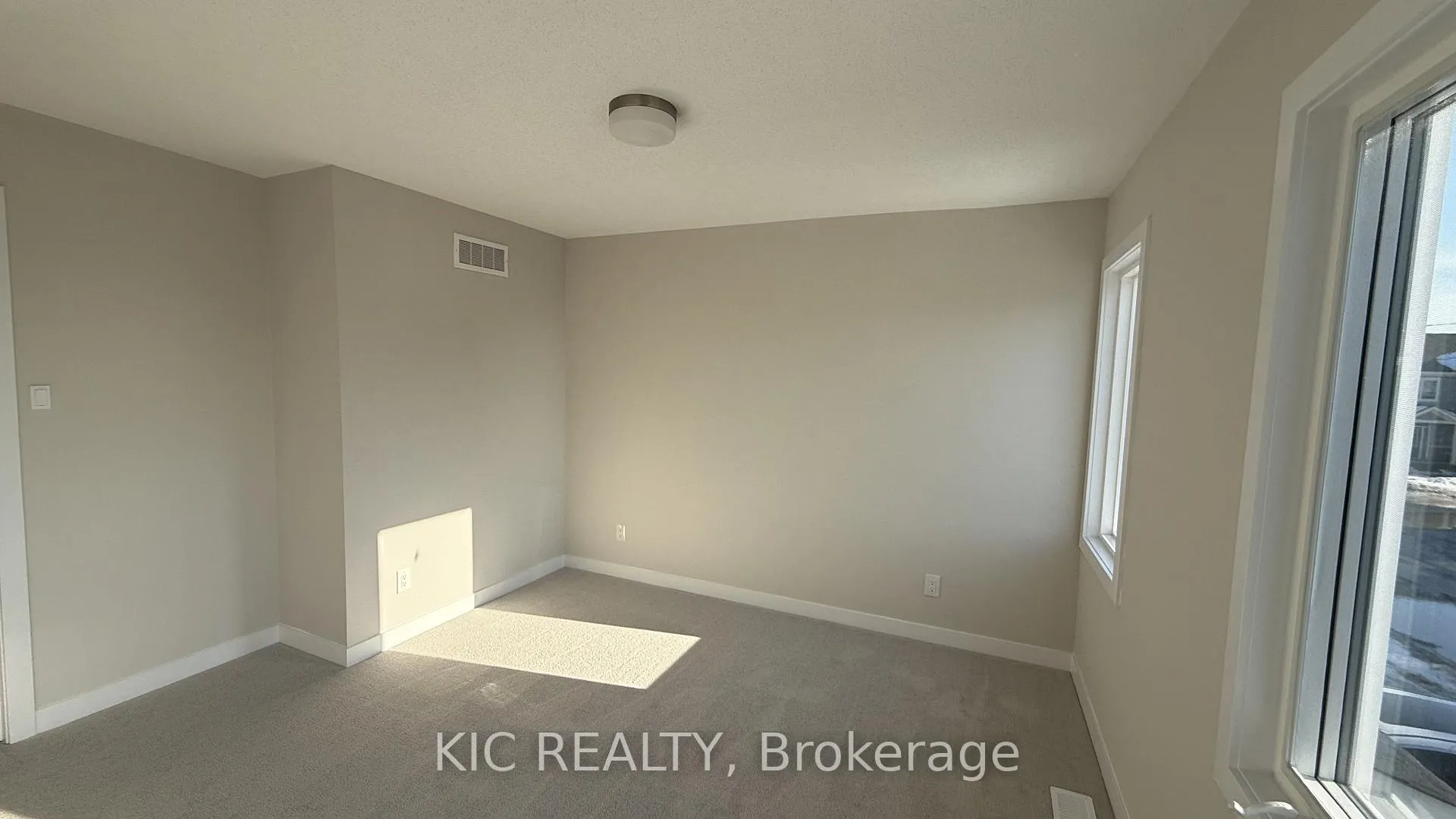 Photo 10 of 135 Ryan Reynolds Way, Ottawa, Avalon West — HOMEH