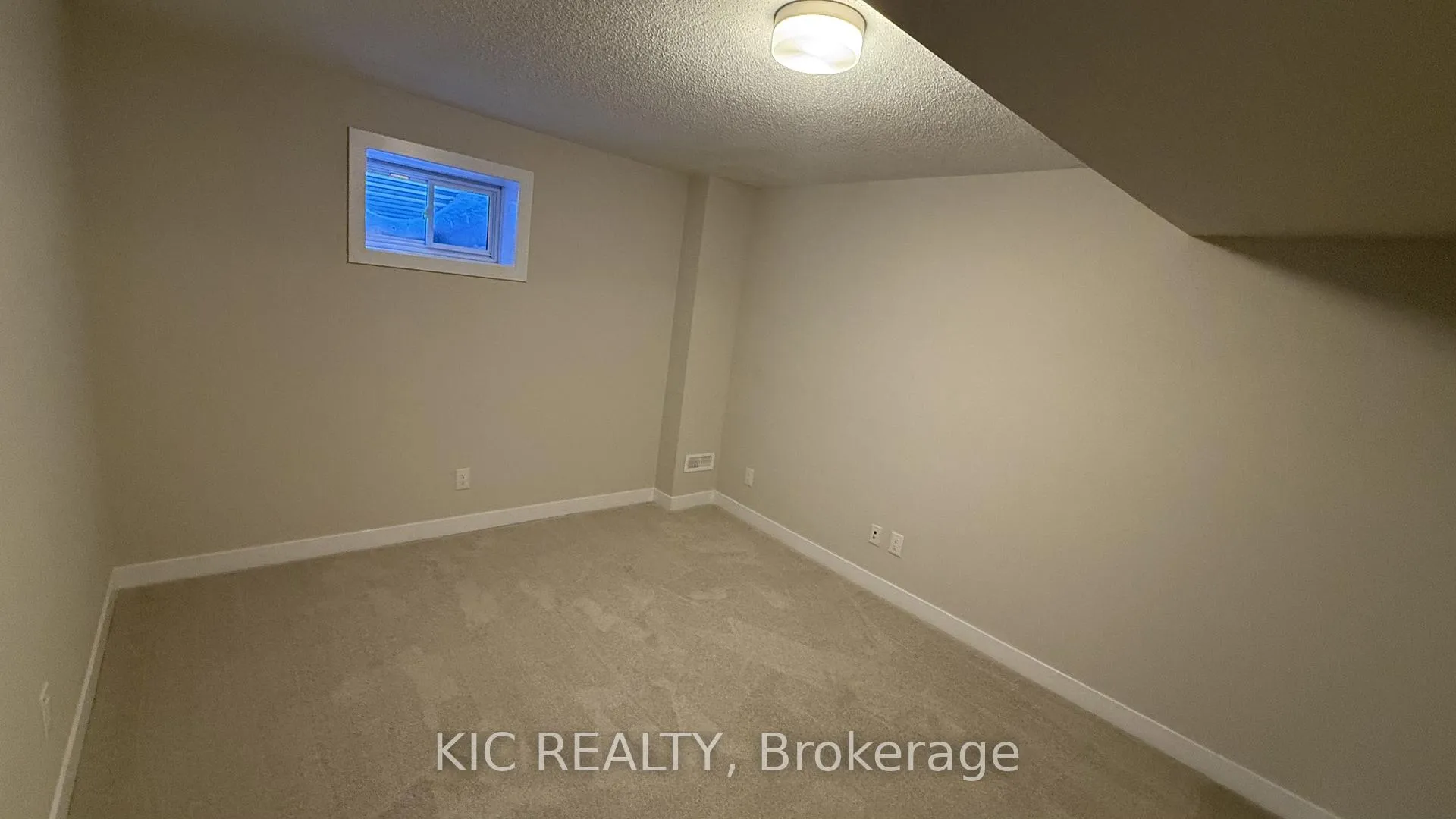 Photo 18 of 135 Ryan Reynolds Way, Ottawa, Avalon West — HOMEH