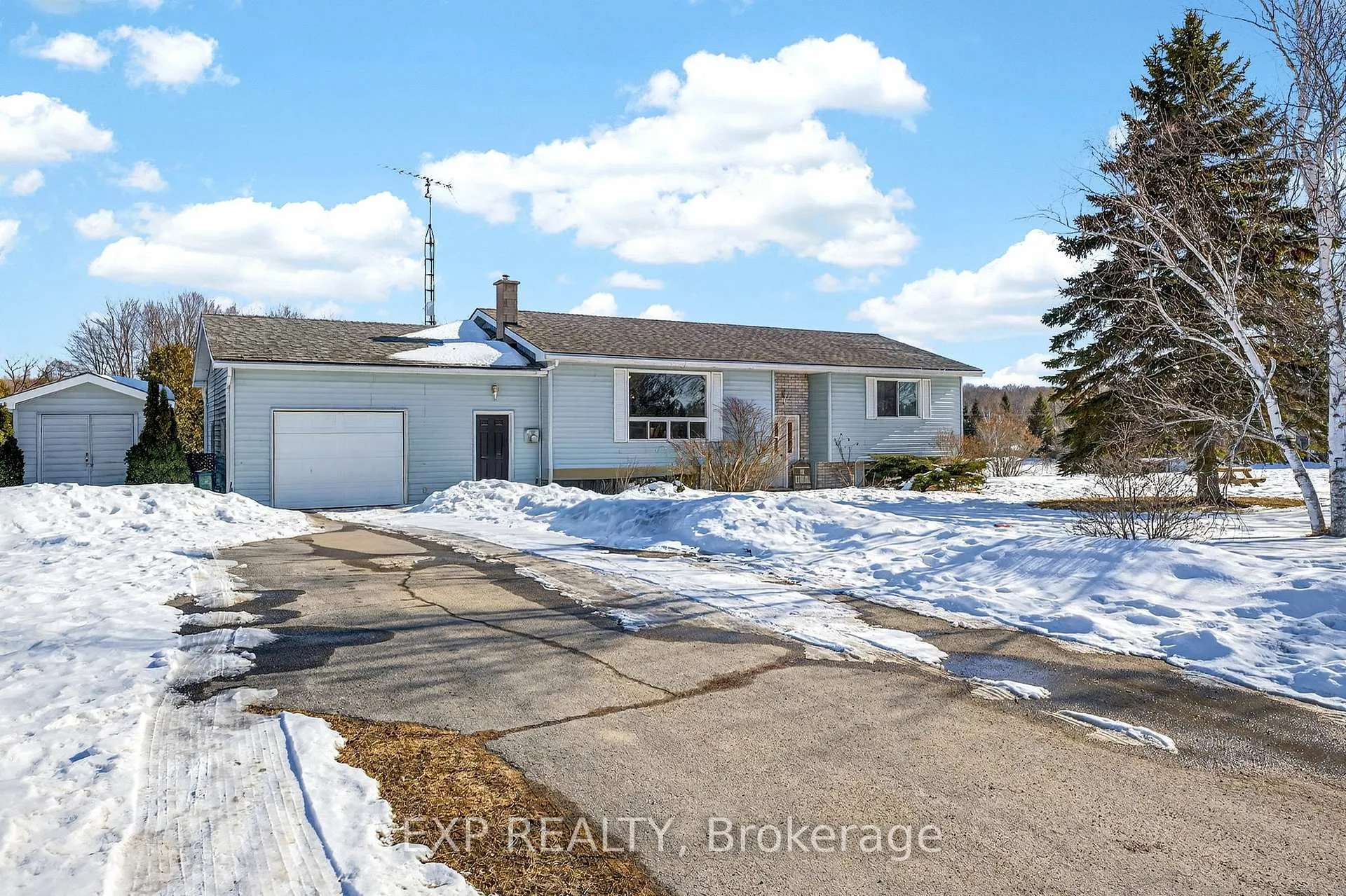 Photo 1 of 1423 Ridge Road, Prince Edward County, Hallowell Ward — HOMEH