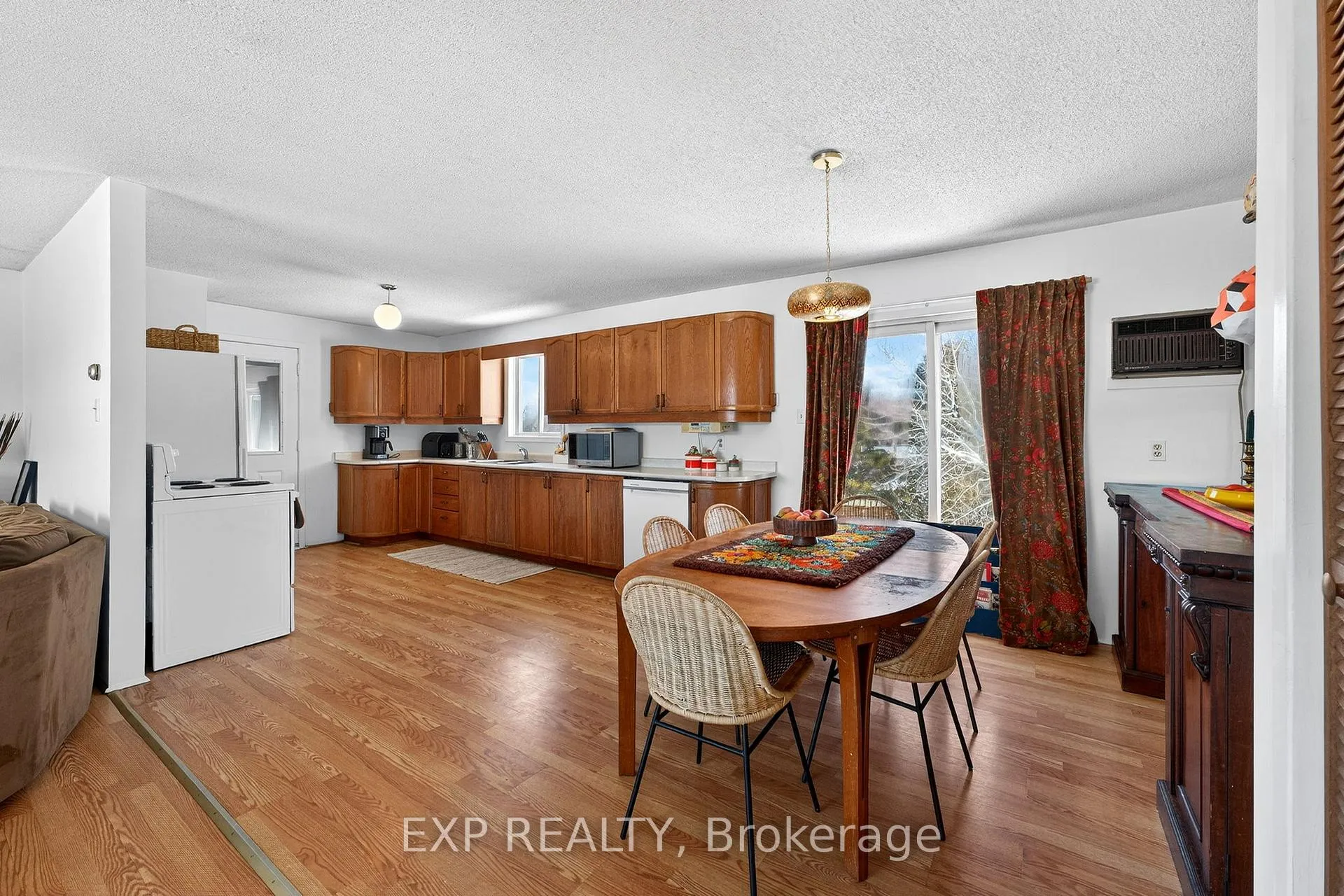 Photo 9 of 1423 Ridge Road, Prince Edward County, Hallowell Ward — HOMEH