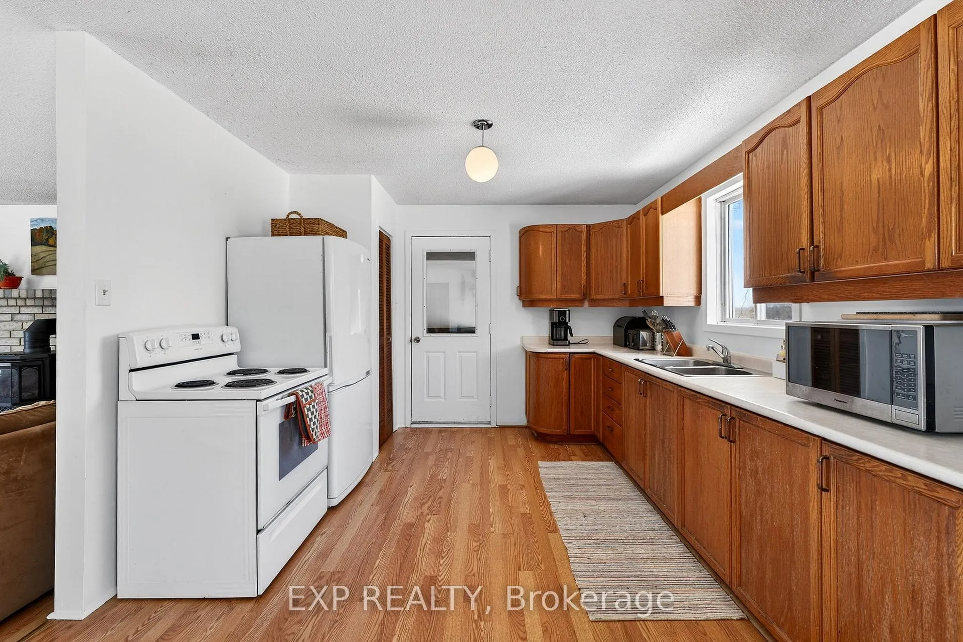 Photo 12 of 1423 Ridge Road, Prince Edward County, Hallowell Ward — HOMEH