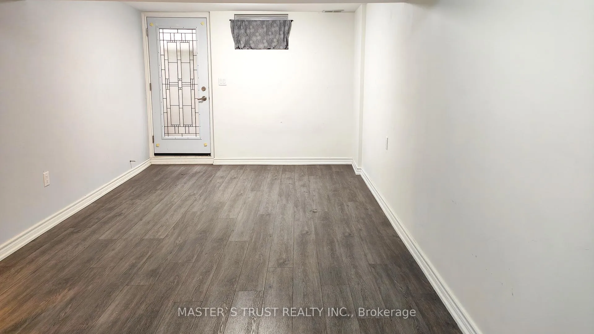 Photo 4 of 14 Summerfeldt Crescent, Markham, Unionville — HOMEH