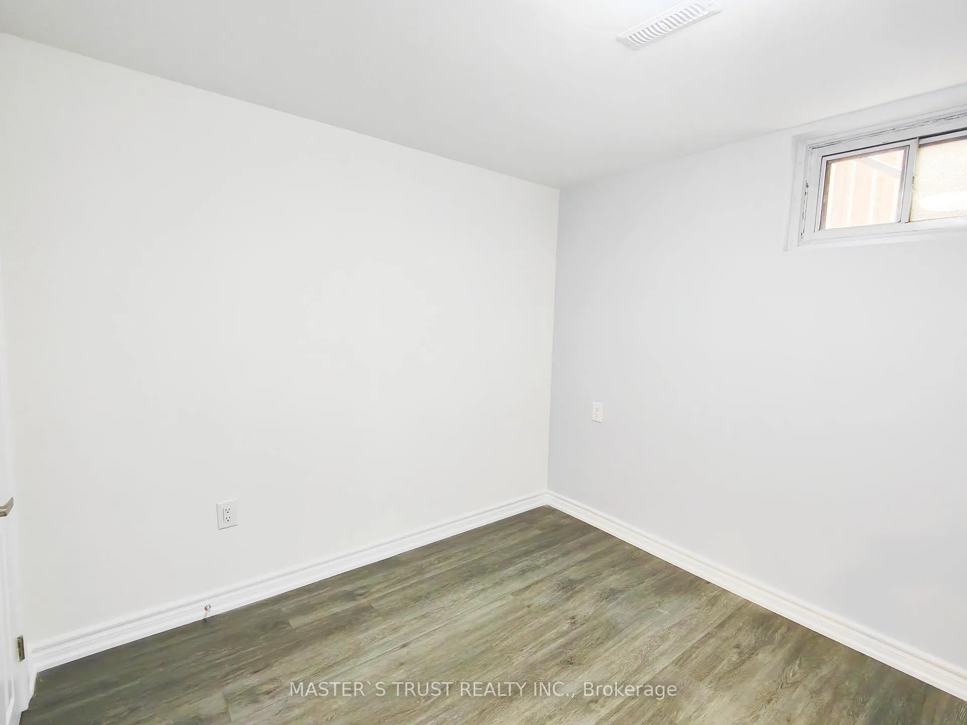 Photo 9 of 14 Summerfeldt Crescent, Markham, Unionville — HOMEH