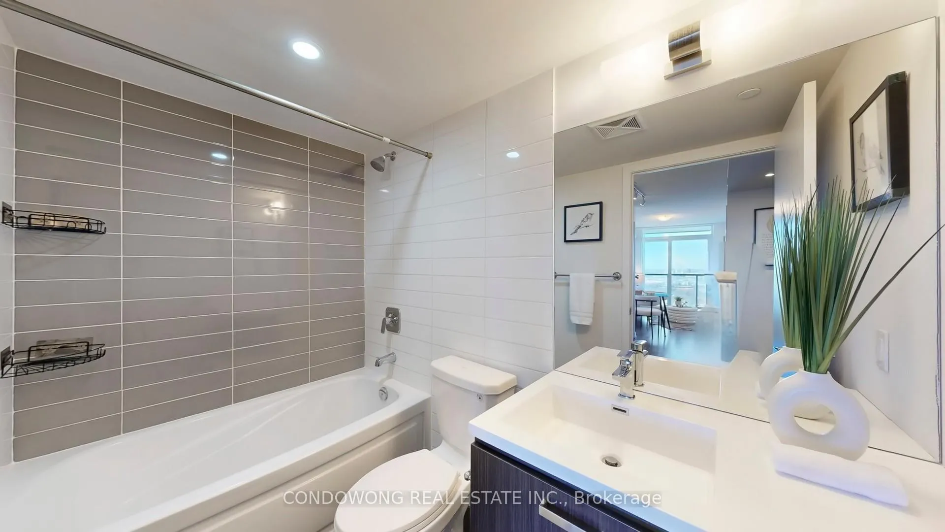 Photo 6 of Unit 3112, 125 Redpath Avenue, Toronto, Mount Pleasant West — HOMEH