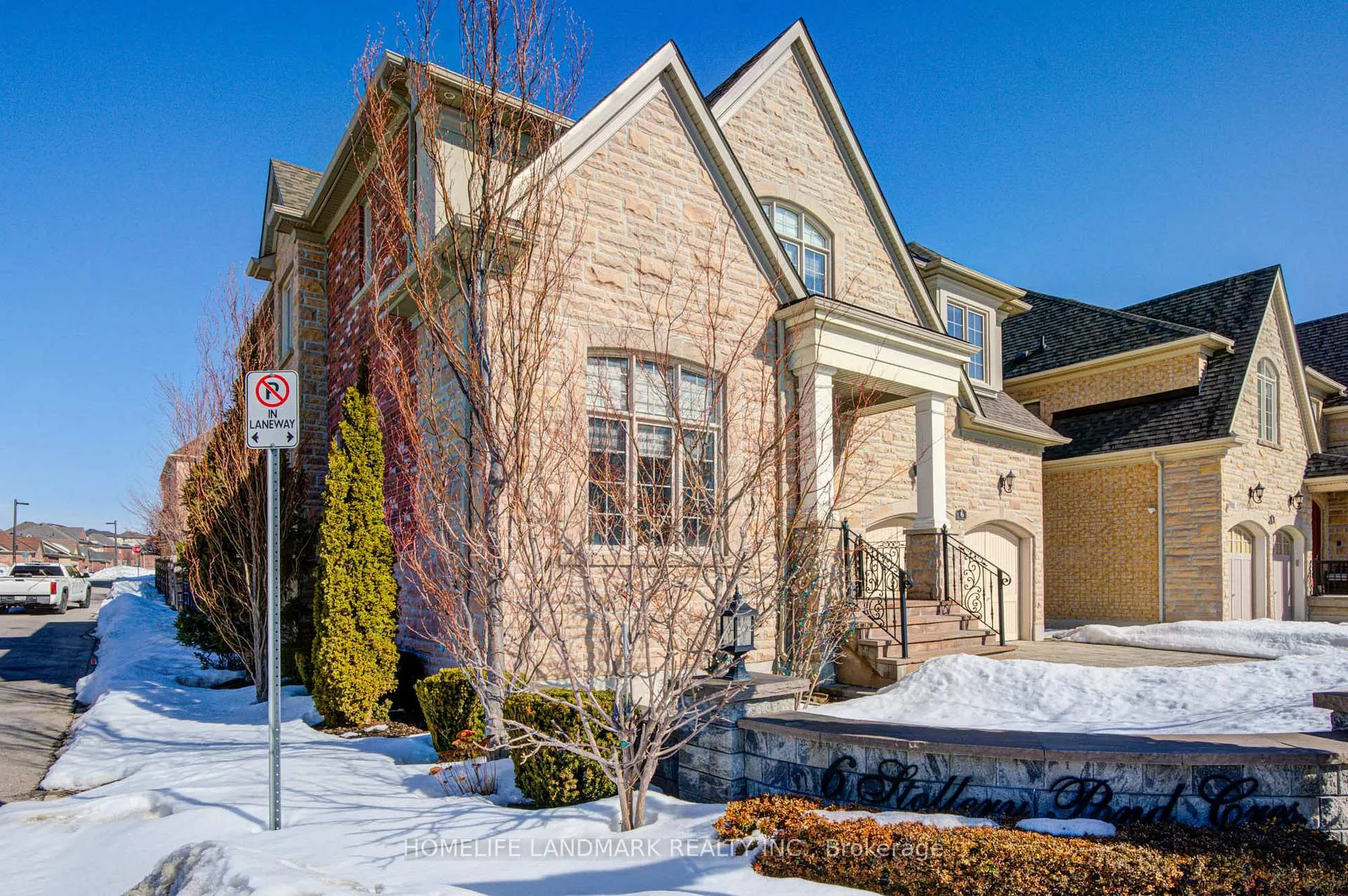 Photo 2 of 6 Stollery Pond Crescent, Markham, Angus Glen — HOMEH