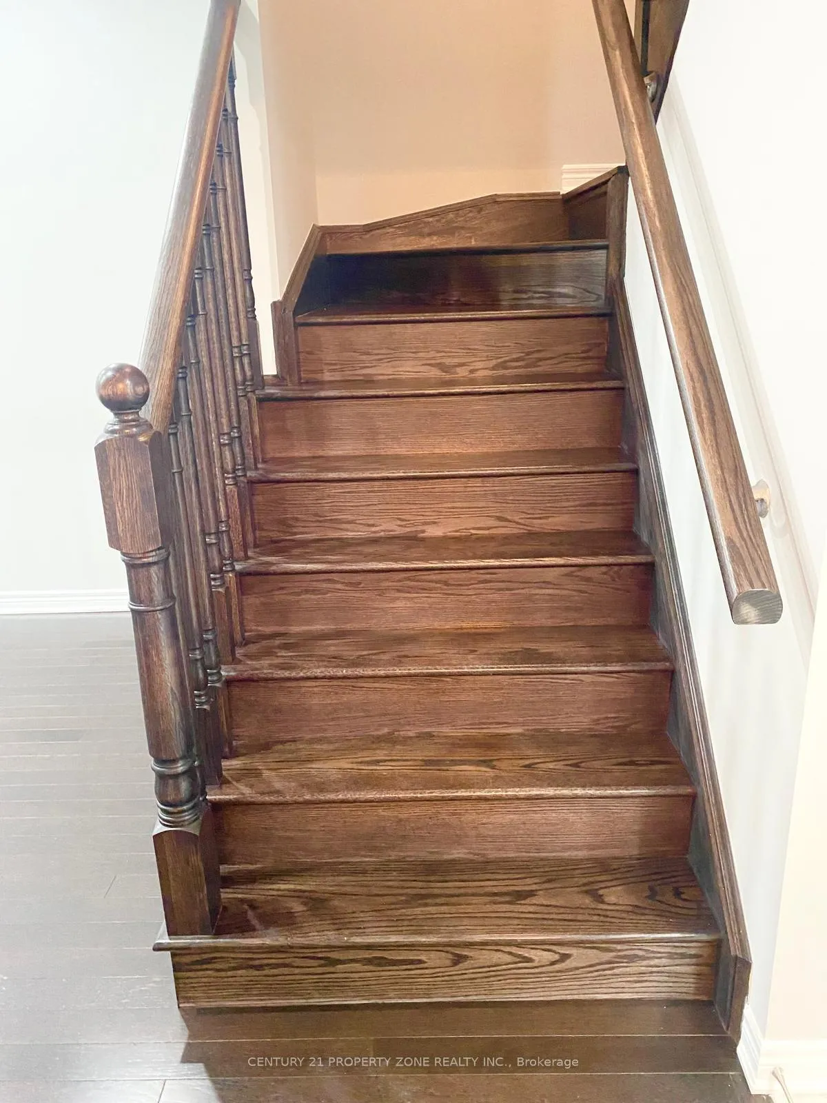 Photo 3 of 5 Rockman Crescent, Brampton, Northwest Brampton — HOMEH