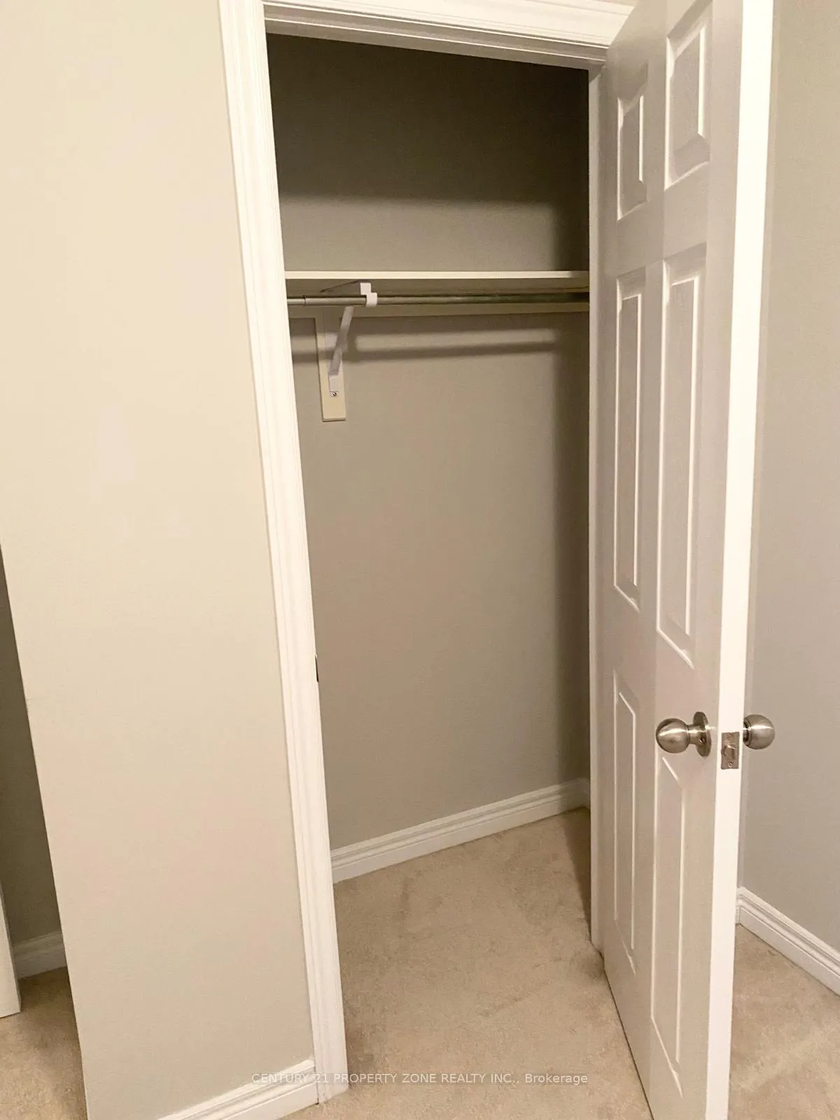 Photo 10 of 5 Rockman Crescent, Brampton, Northwest Brampton — HOMEH