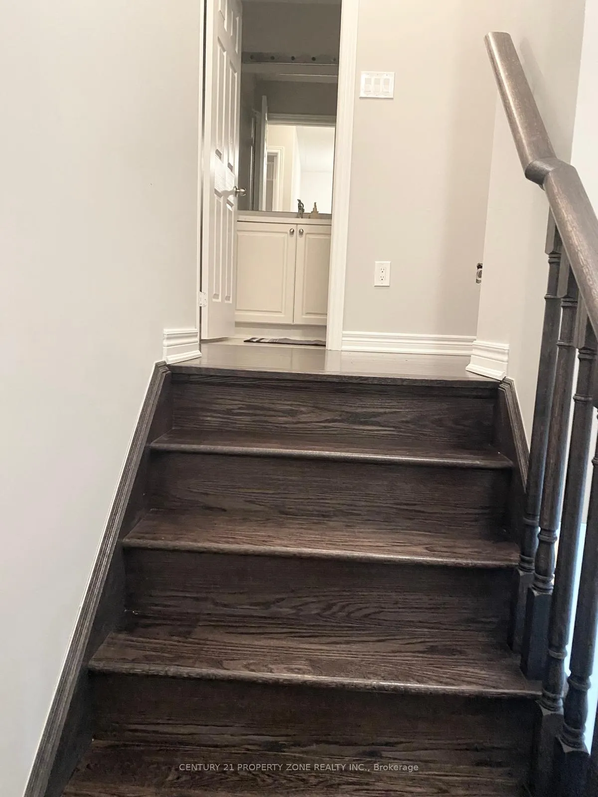 Photo 19 of 5 Rockman Crescent, Brampton, Northwest Brampton — HOMEH