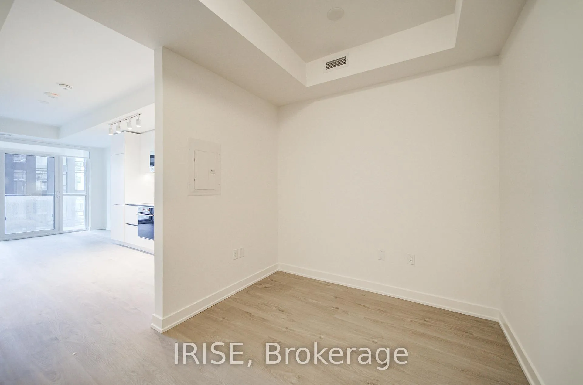 Photo 3 of Unit 1703, 110 Broadway Avenue, Toronto, Mount Pleasant West — HOMEH