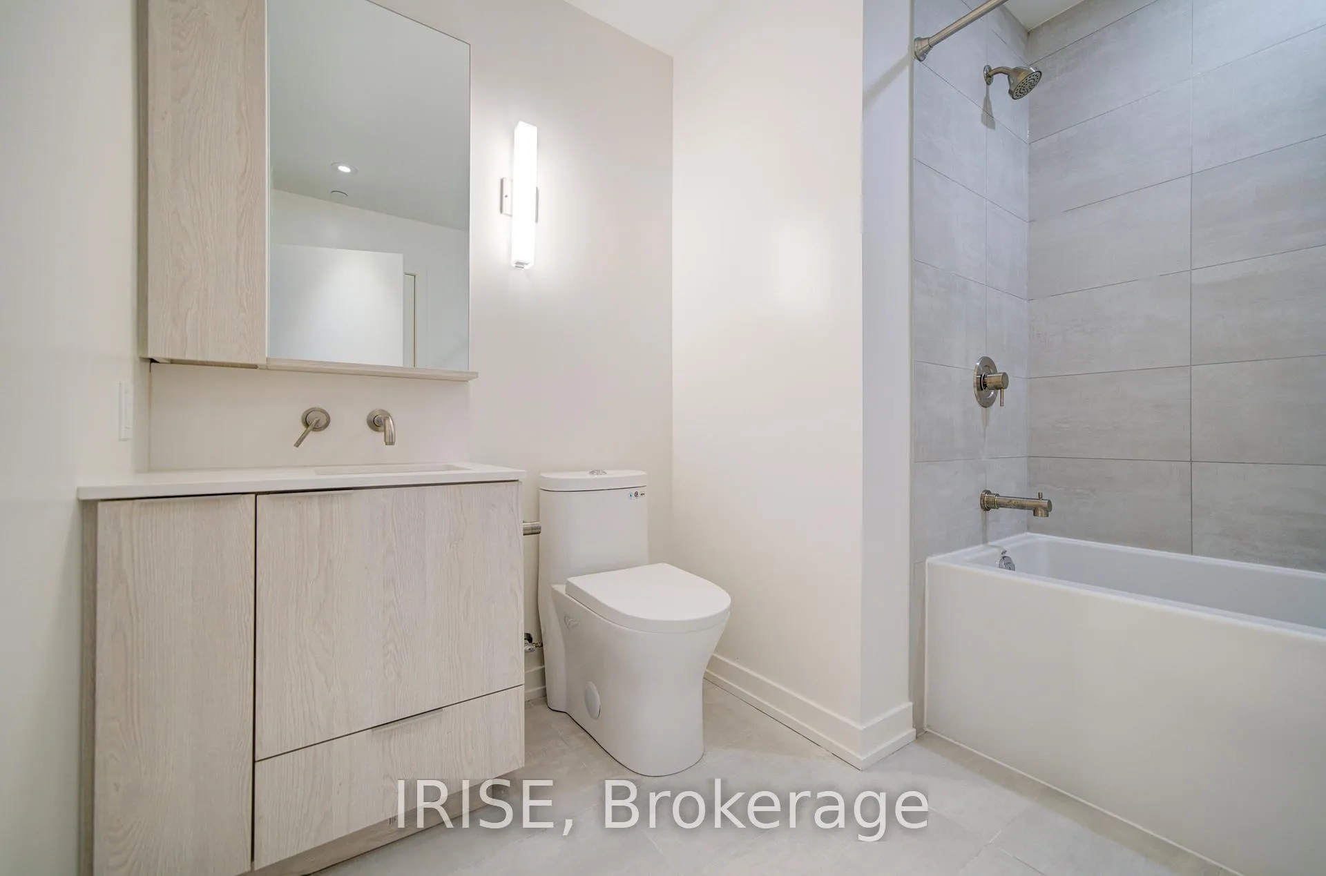 Photo 16 of Unit 1703, 110 Broadway Avenue, Toronto, Mount Pleasant West — HOMEH
