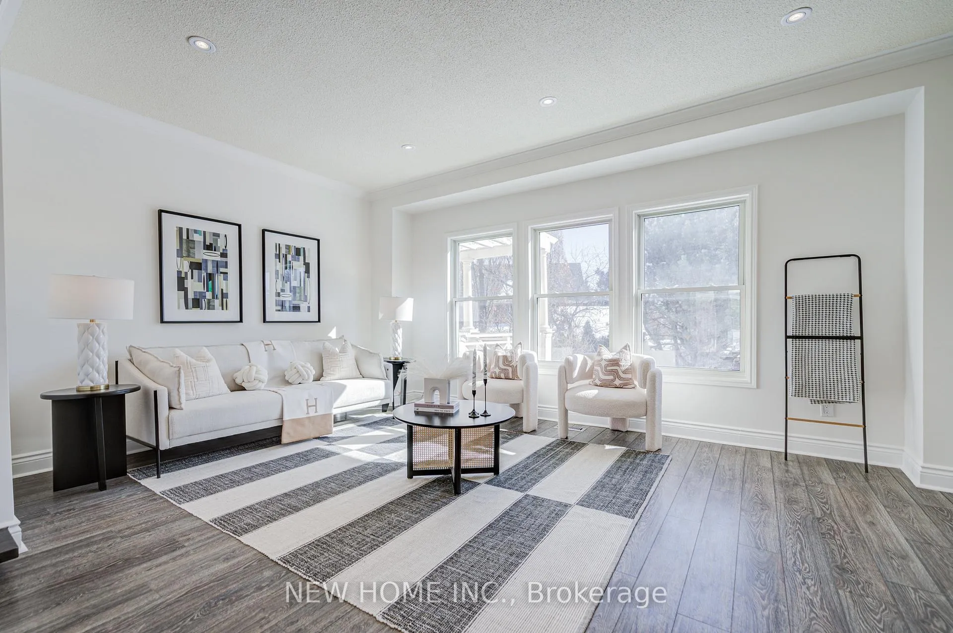 Photo 13 of 19 Springwood Crescent, Markham, Unionville — HOMEH