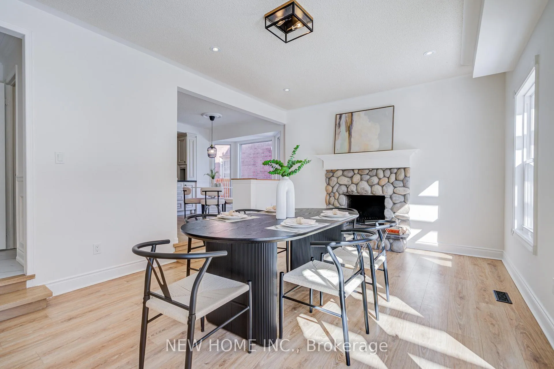 Photo 17 of 19 Springwood Crescent, Markham, Unionville — HOMEH