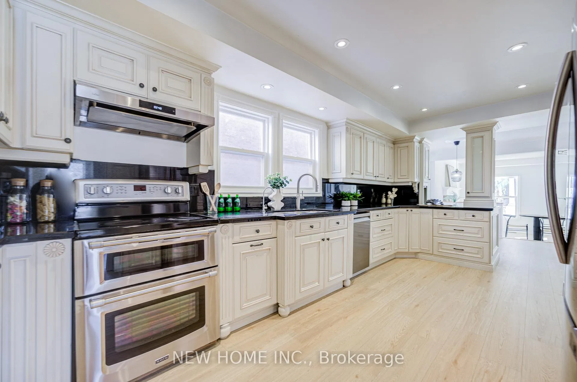 Photo 22 of 19 Springwood Crescent, Markham, Unionville — HOMEH