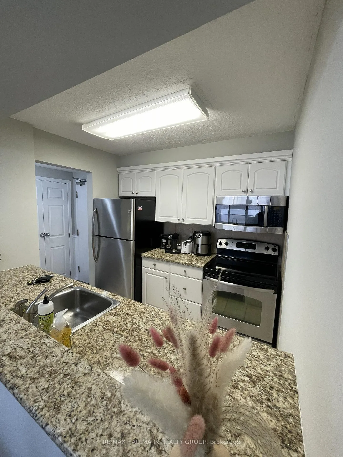 Photo 4 of Unit 301, 154 Nelson Street, Ottawa, Lower Town — HOMEH