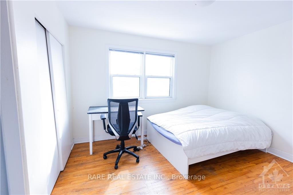 Photo 3 of 403 Peach Tree Lane, Ottawa, Viscount Alexander Park — HOMEH