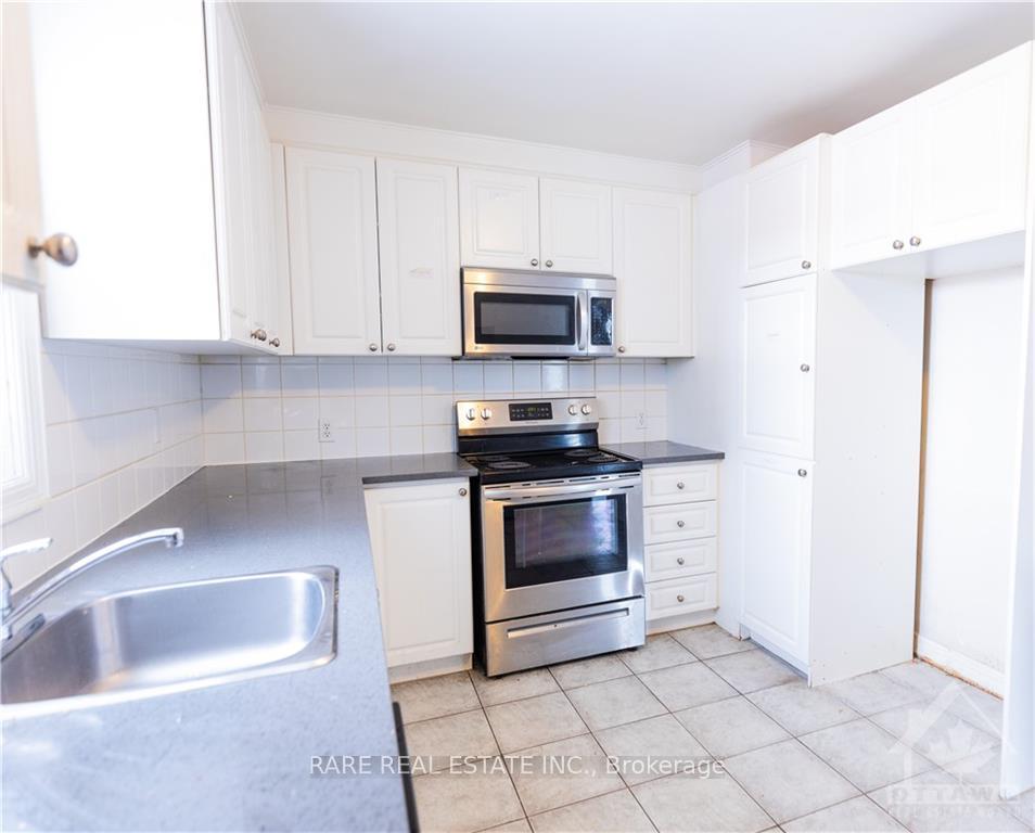 Photo 10 of 403 Peach Tree Lane, Ottawa, Viscount Alexander Park — HOMEH